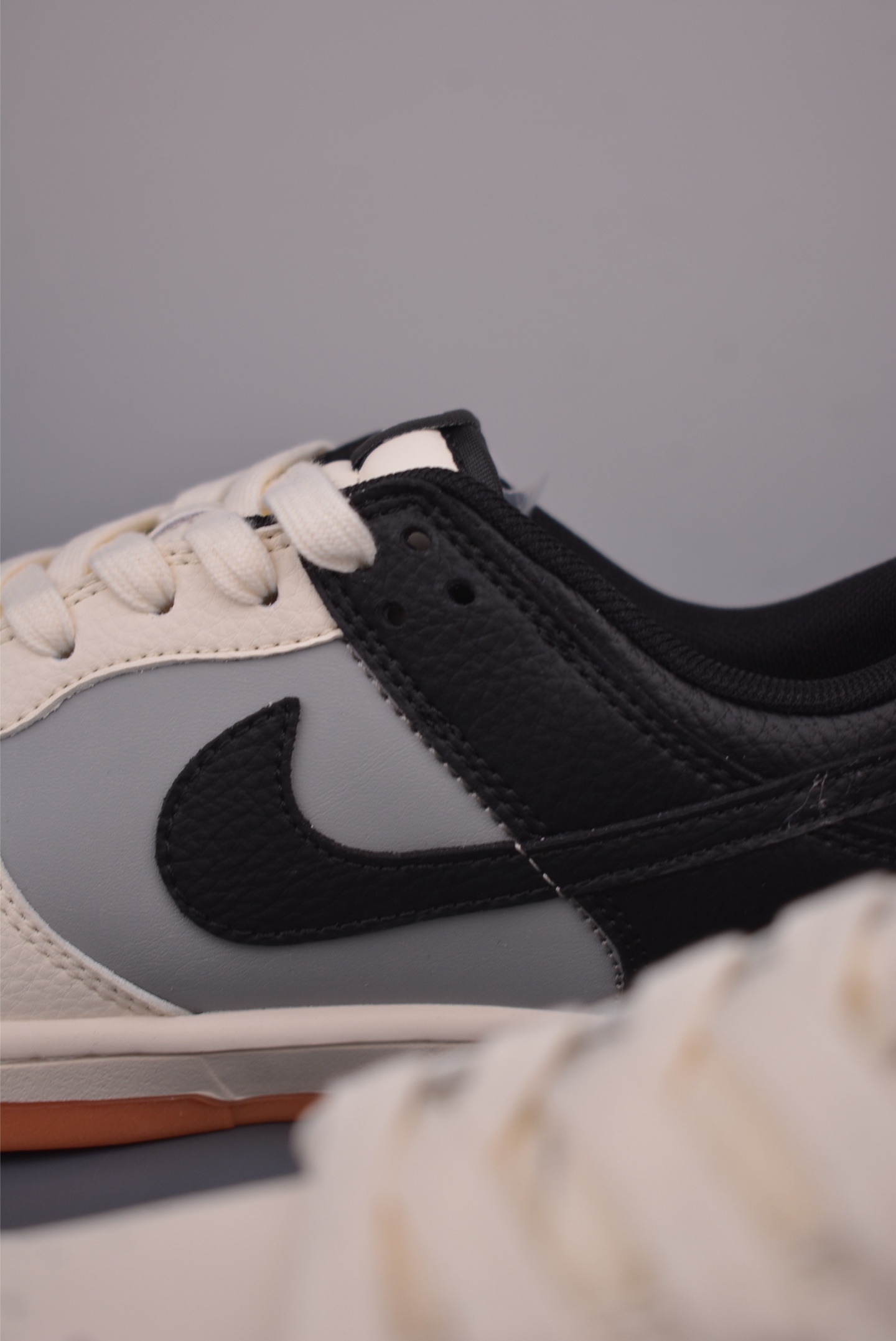 Nike SB Dunk Low Stussy Collab Premium Leather Sneakers - Limited Edition 8 i1757282657516 3438 0 7