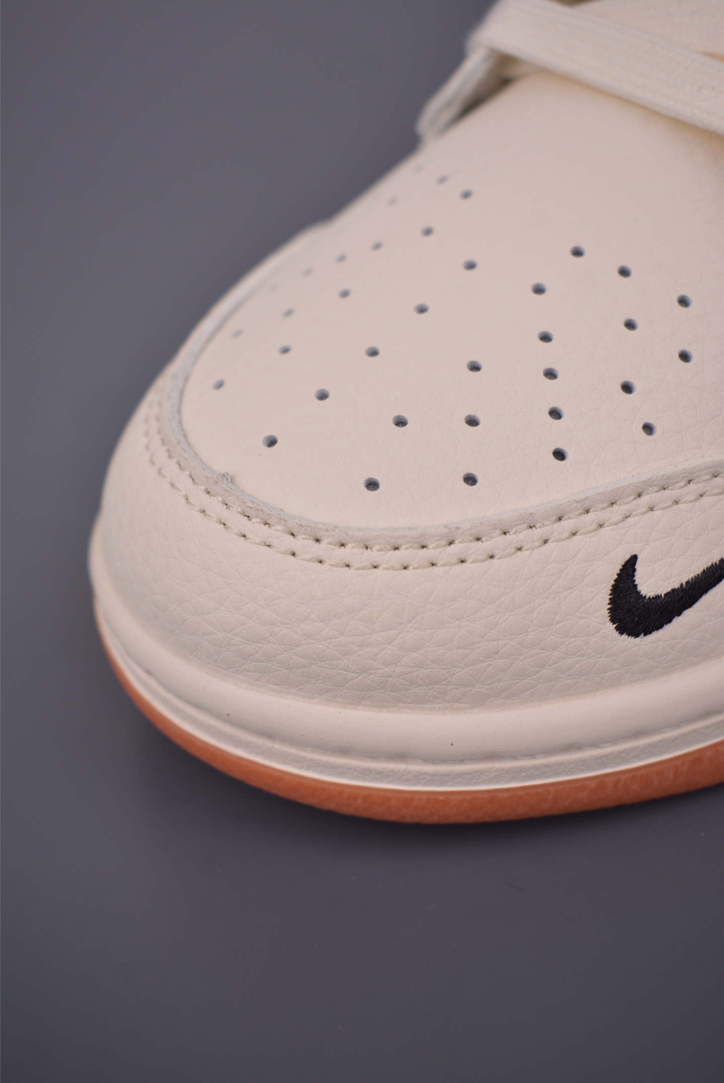 Nike SB Dunk Low Stussy Collab Premium Leather Sneakers - Limited Edition 6 i1757282657516 5739 0 5