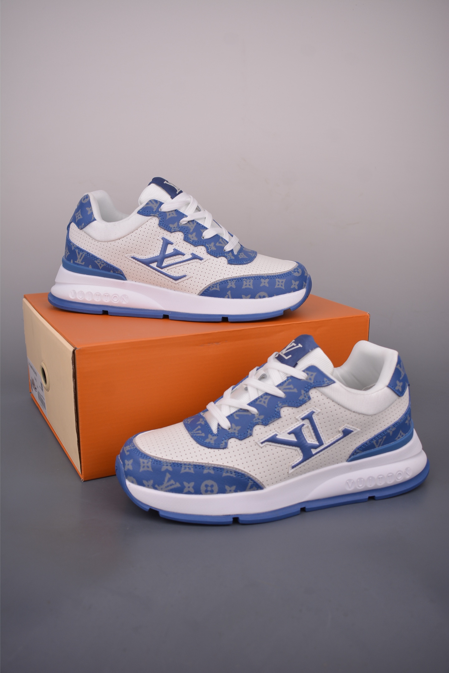 Louis Vuitton Trainer Sneaker Low White/Blue Leather, Size 41-45 5 i1757282842860 4050 0 4