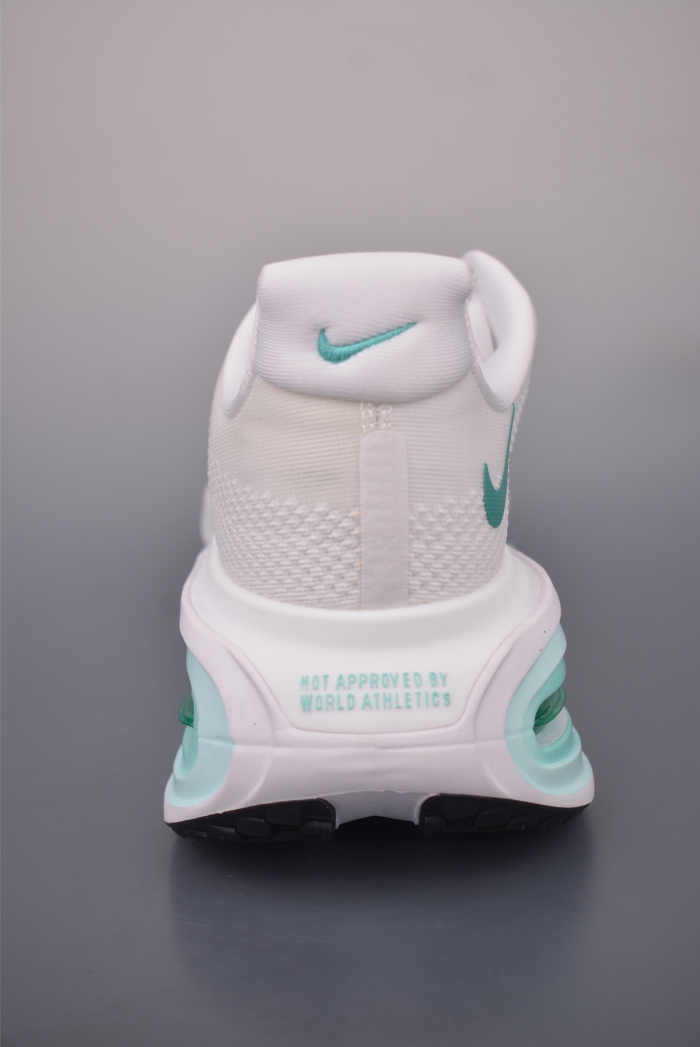 Nike Vomero Running Shoes - Premium Air Cushion, Comfort, and Durability 4 i1757377975875 3220 0 3