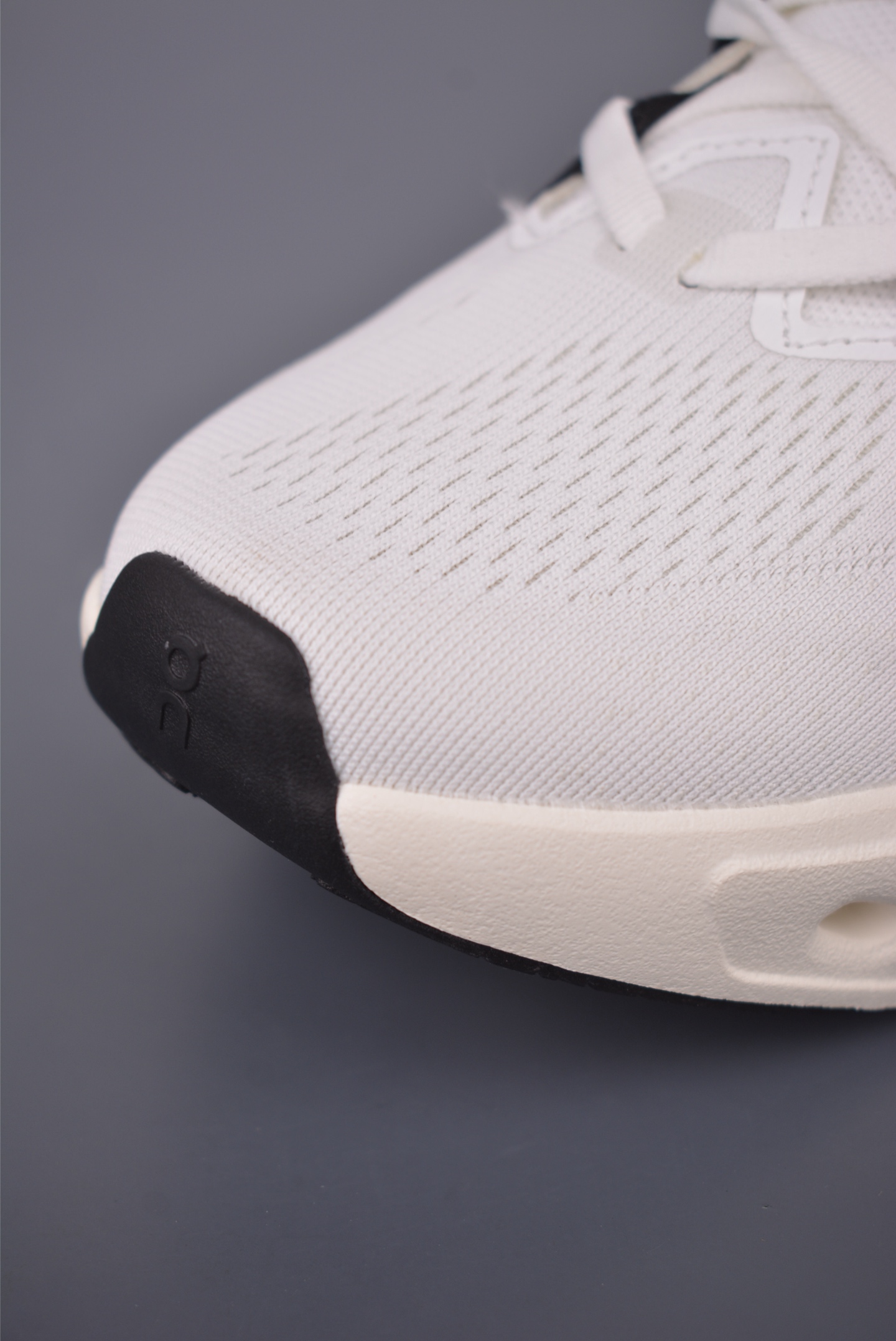 On Cloudsurfer Max Running Shoes - Outdoor Street Style - White - Size 36-45 7 i1757378035094 339 0 5