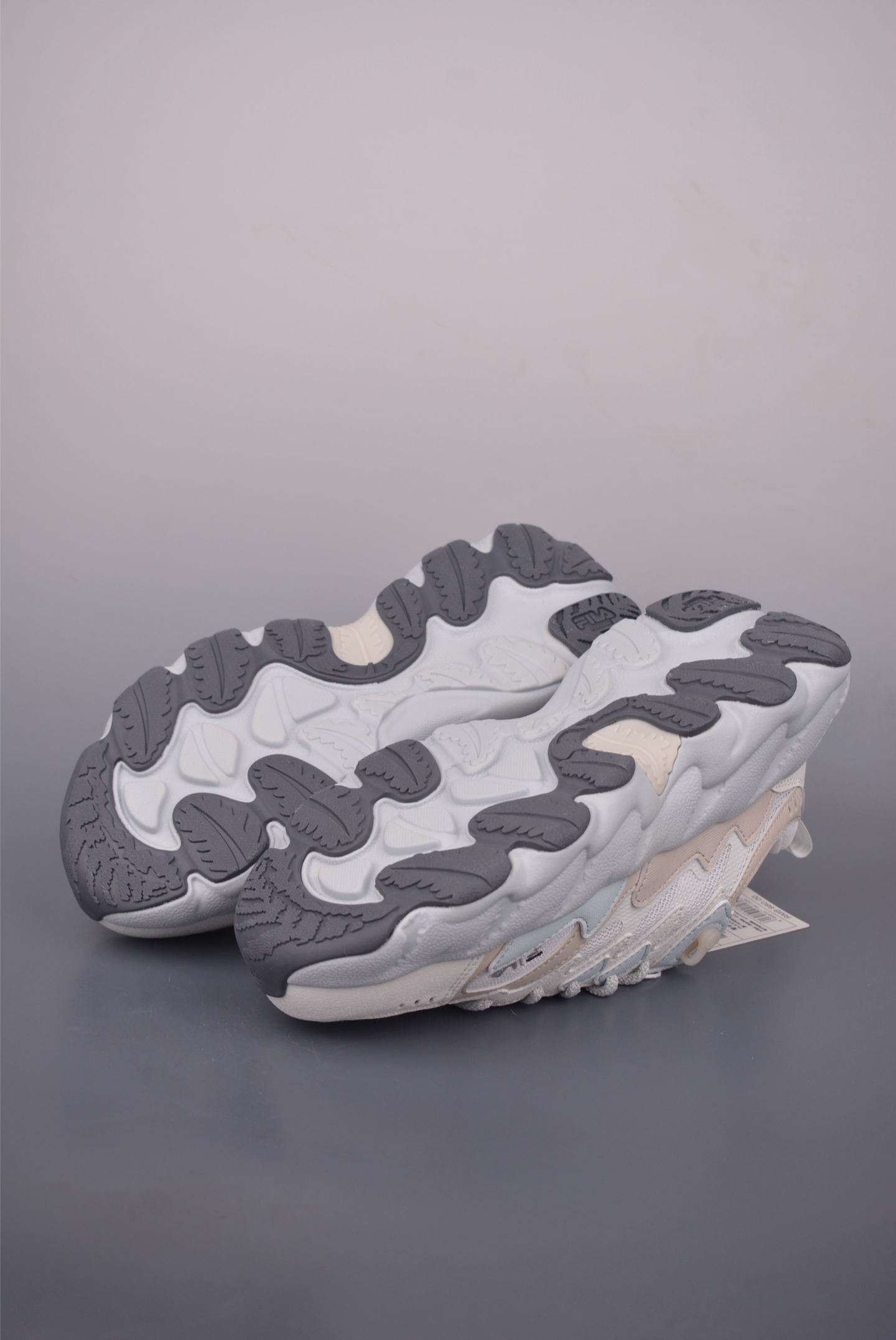 Fila Fusion Women's Fashion Casual Sneakers - Comfortable & Stylish 4 i1757378649945 3713 0 2