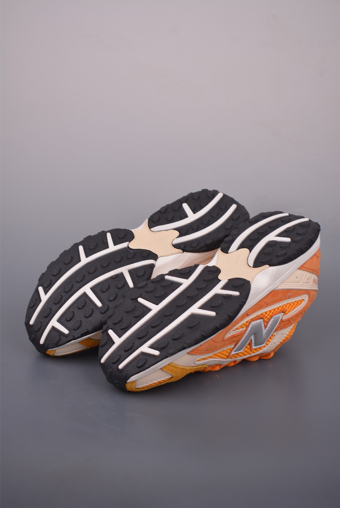 New Balance 204 Retro Casual Running Shoes - Comfortable and Stylish 3 i1757461553008 3485 0 2