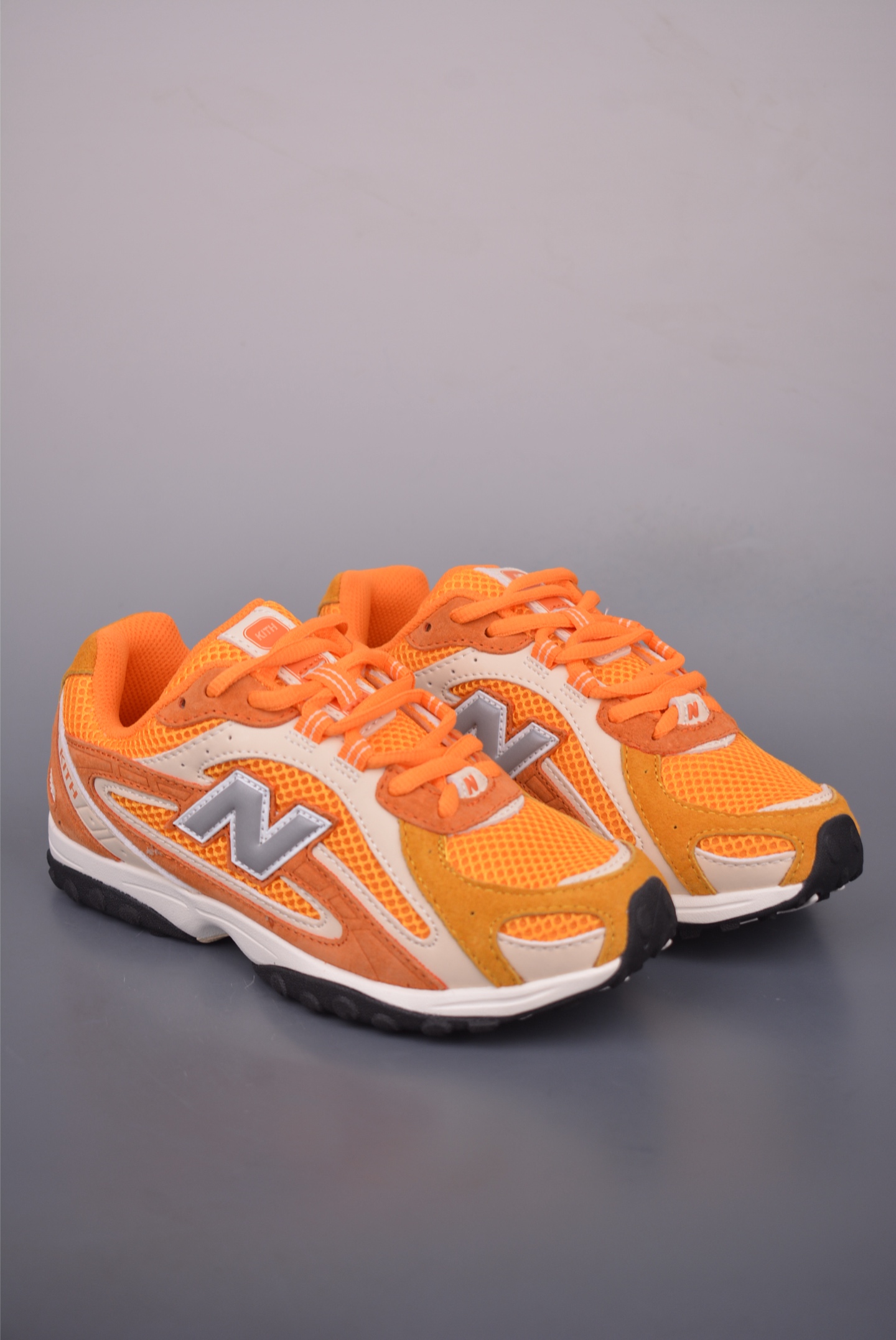 New Balance 204 Retro Casual Running Shoes - Comfortable and Stylish