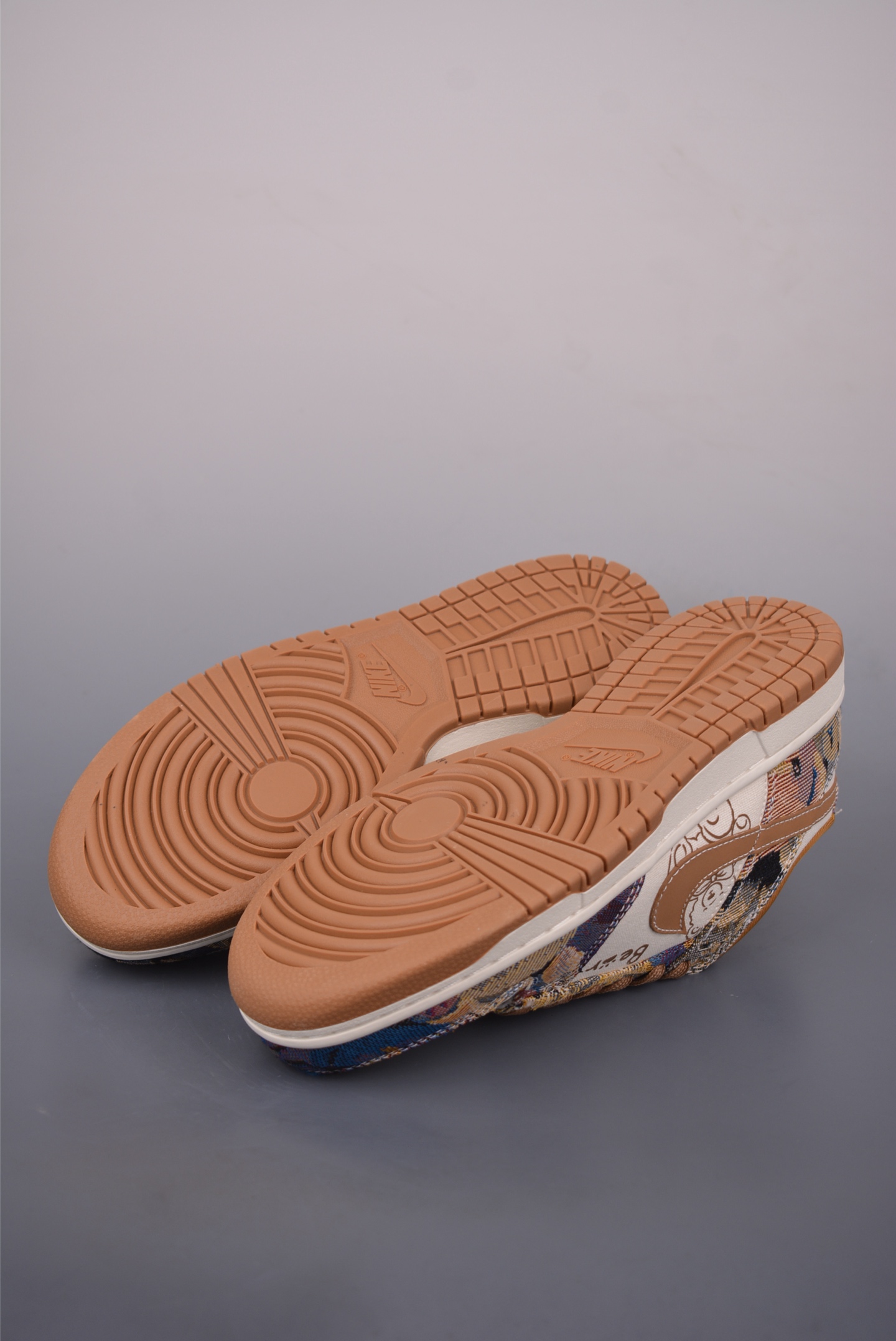 Nike SB Dunk Low Retro Woven Bear Shoes, Durable and Comfortable Sneakers 4 i1757462626191 4270 0 2