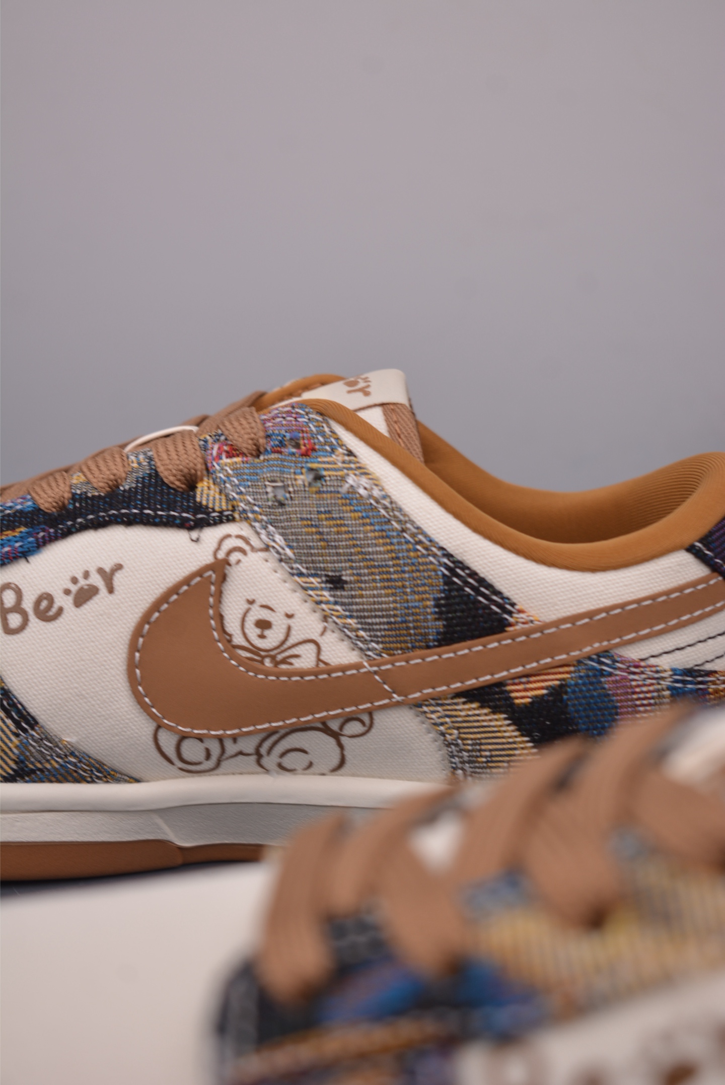Nike SB Dunk Low Retro Woven Bear Shoes, Durable and Comfortable Sneakers 9 i1757462628005 2069 0 7
