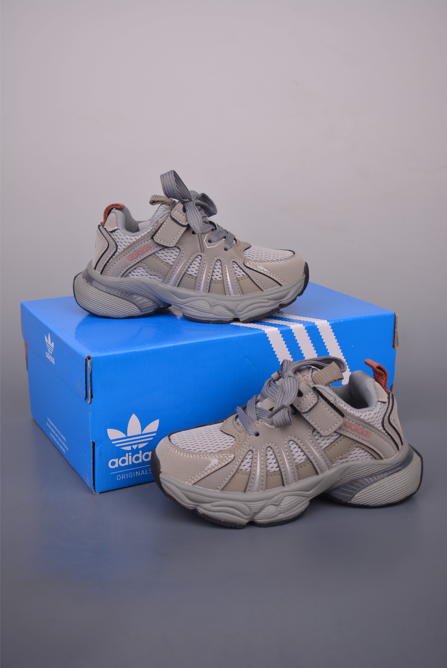 120 Adidas童鞋 休闲运动慢跑鞋 923612415