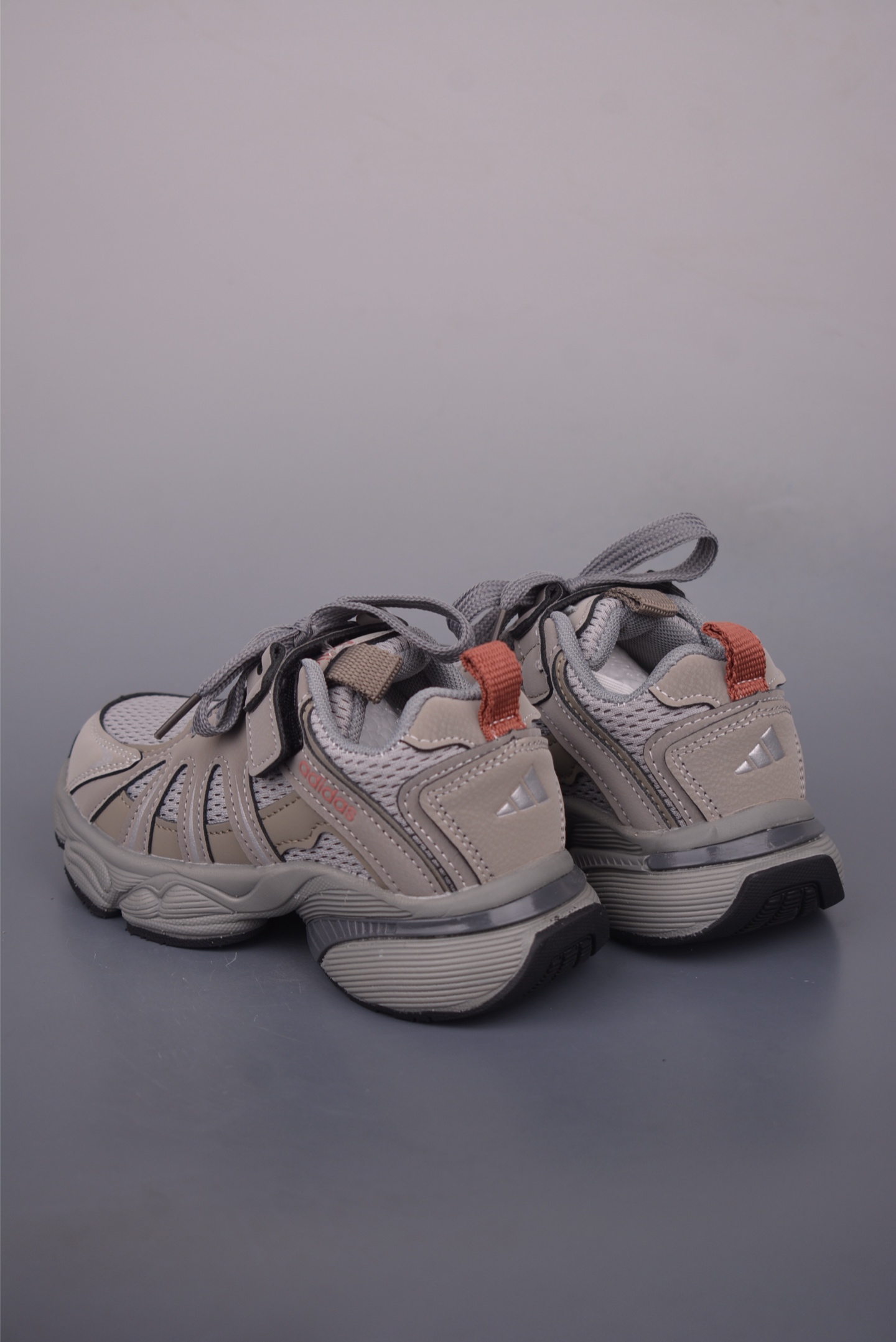 120 Adidas童鞋 休闲运动慢跑鞋 923612415