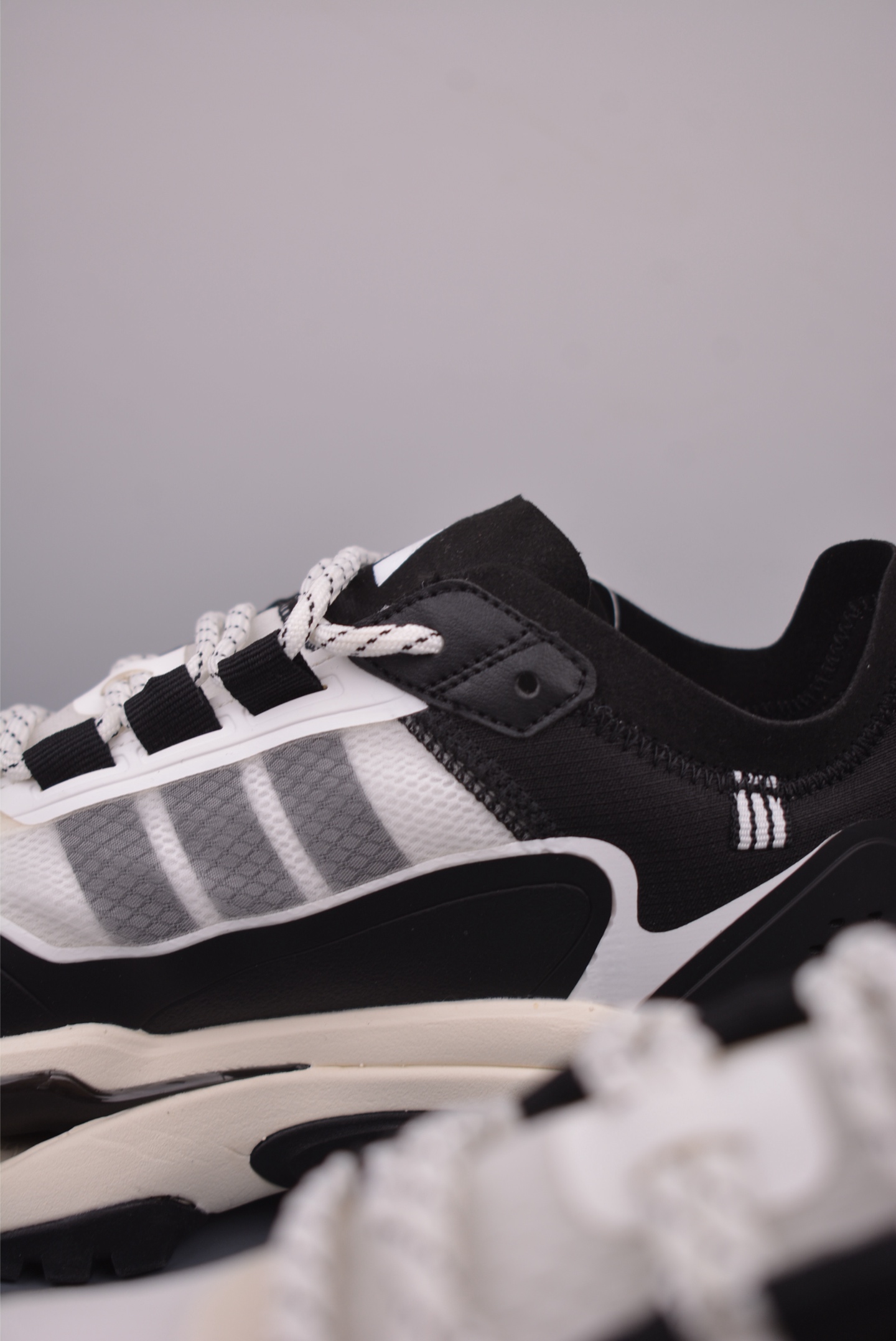 Adidas Citywowlk Low White Black Chunky Sneakers IG22392332 9 i1757547528305 2733 0 7
