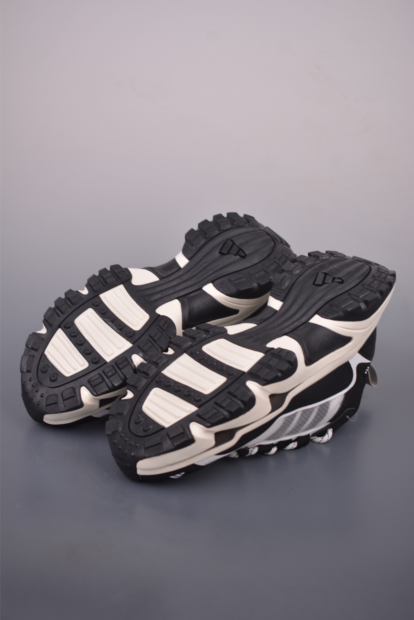Adidas Citywowlk Low White Black Chunky Sneakers IG22392332 4 i1757547528323 3776 0 2