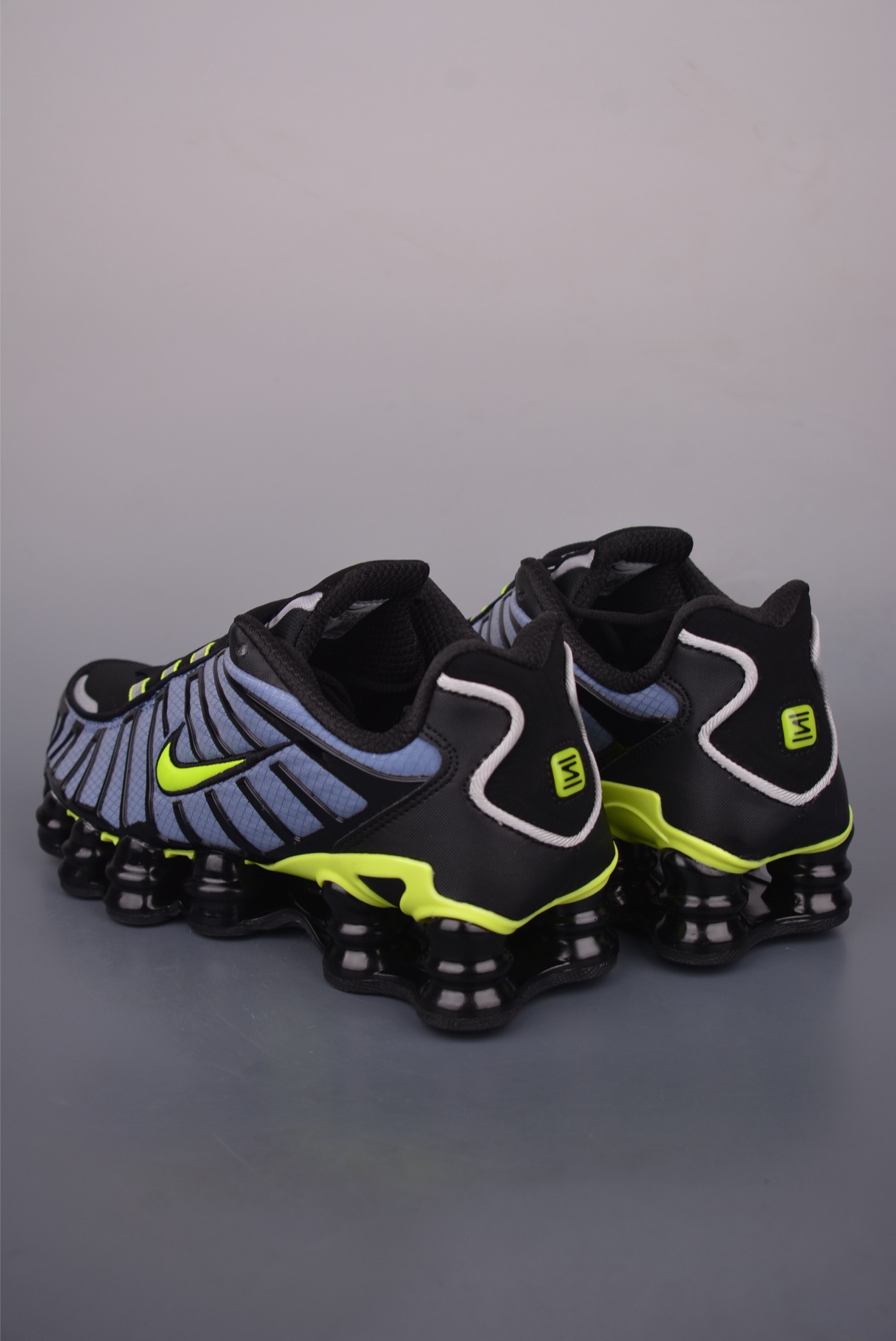 Nike Shox Ride 2 SP x Supreme Collab Running Shoes - Full Cushion Comfort 3 i1757547949901 8738 0 1