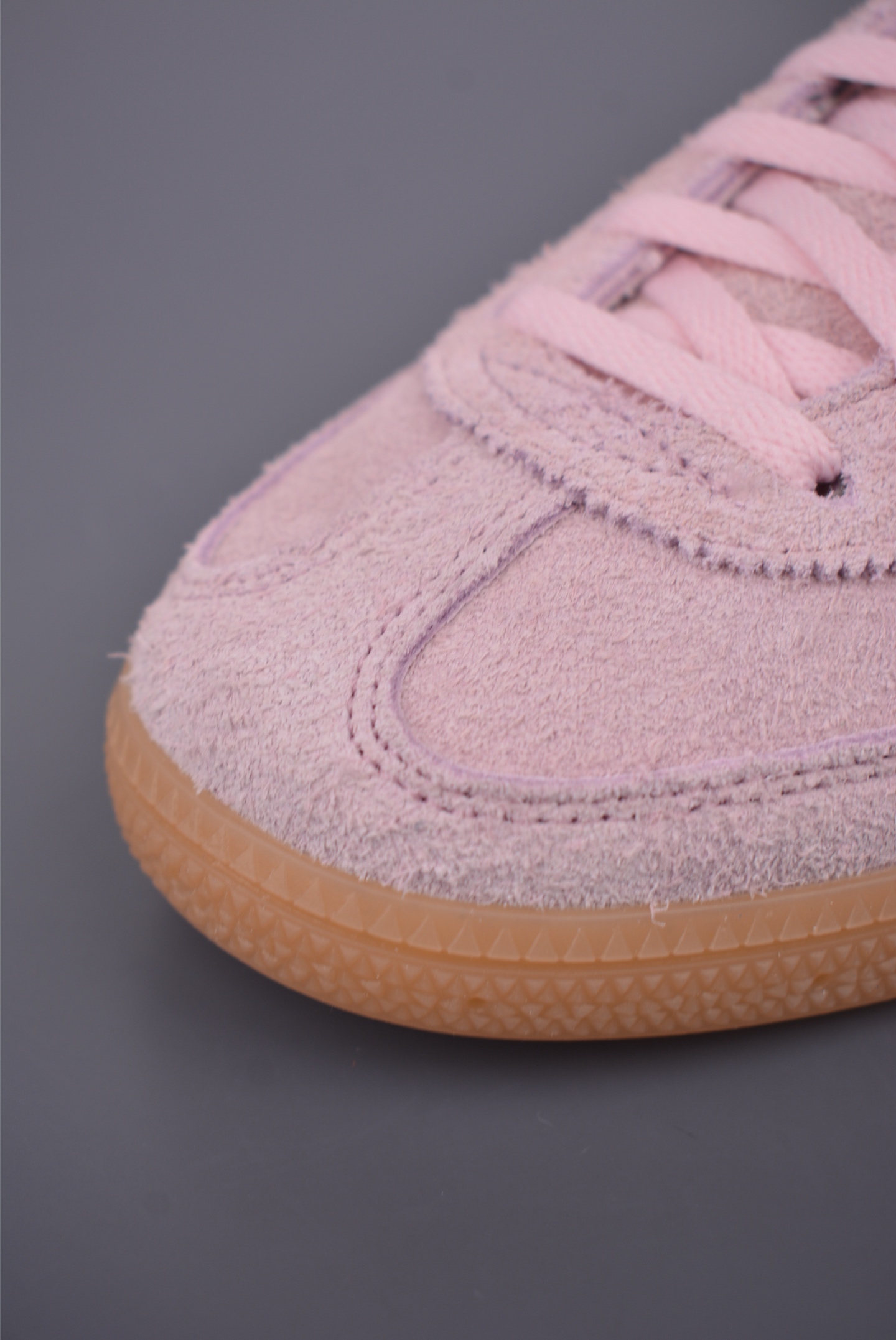 Adidas Handball Spezial Sneakers - Retro Casual Shoes in Suede Pink and Green 6 i1757548155875 2099 0 5