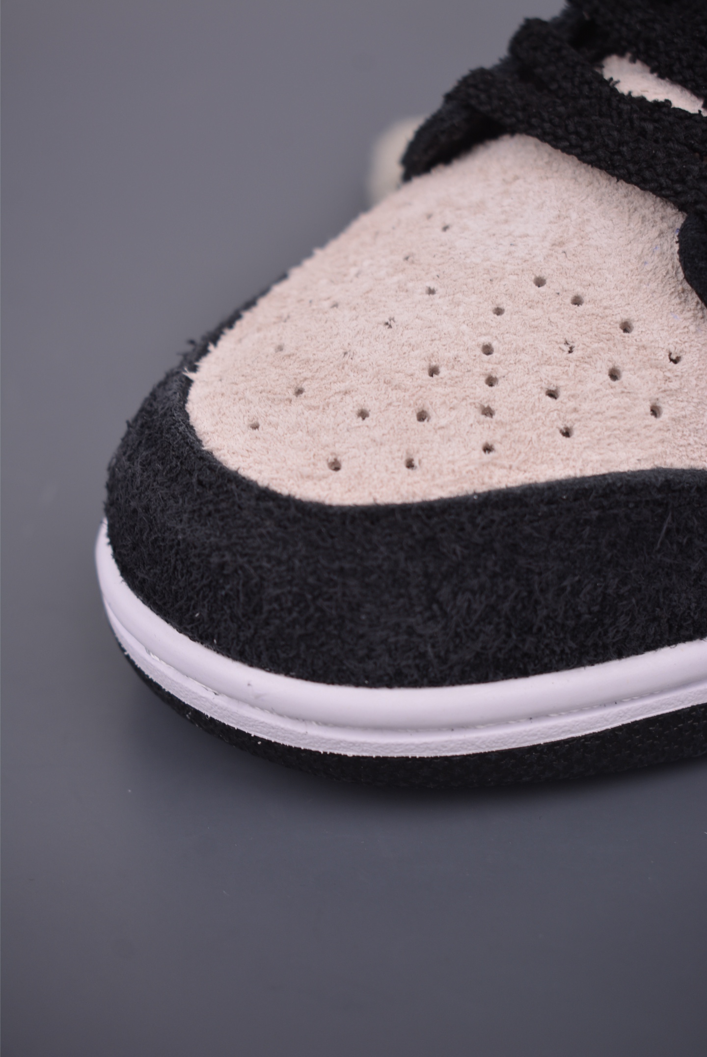 Nike SB Dunk Low Premium Craftsmanship, Ultimate Comfort, and Stylish Design 7 i1757548441433 7621 0 5