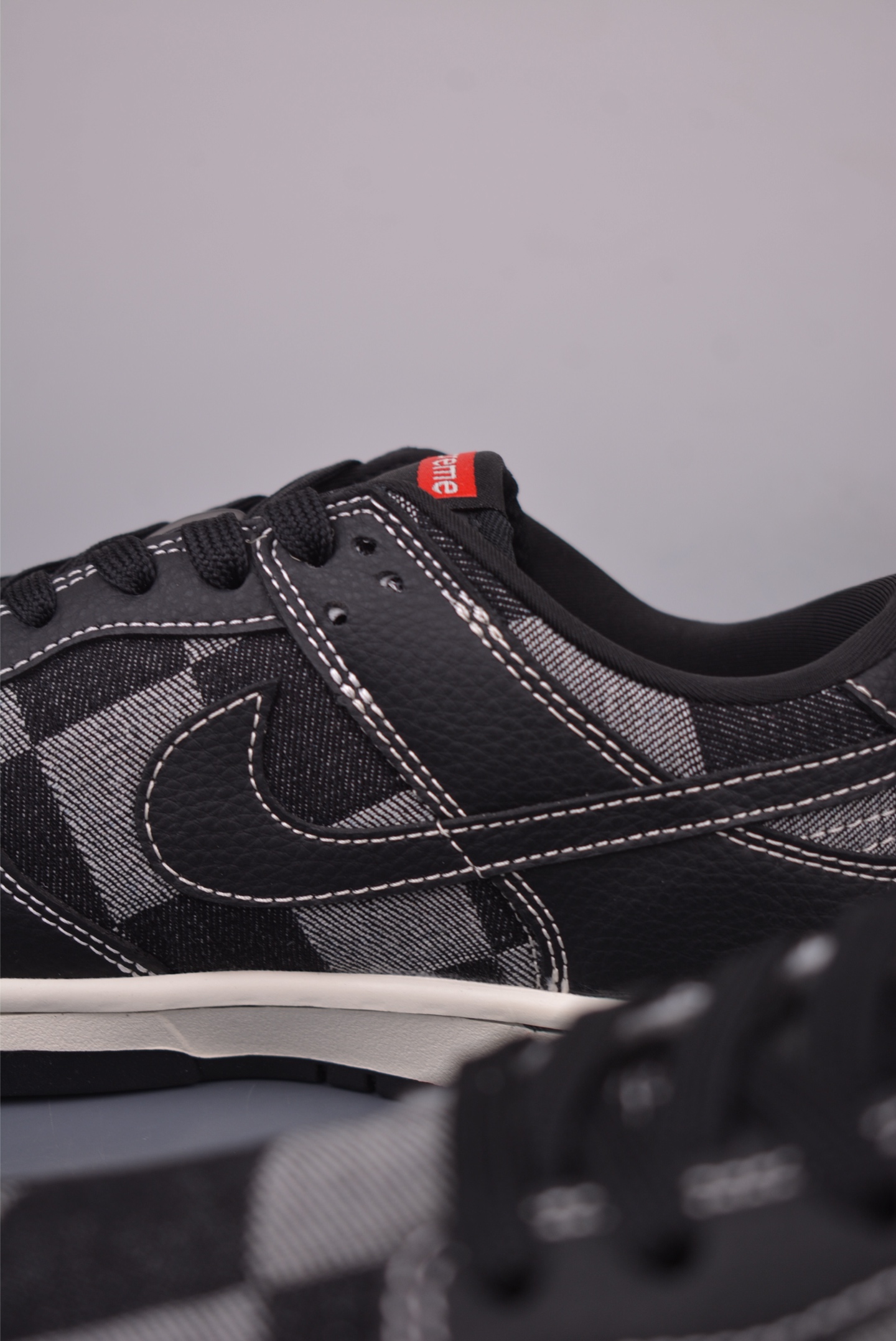 Nike SB Dunk Low Supreme Original Top Layer Material - Premium Quality 8 i1757548658676 9760 0 7