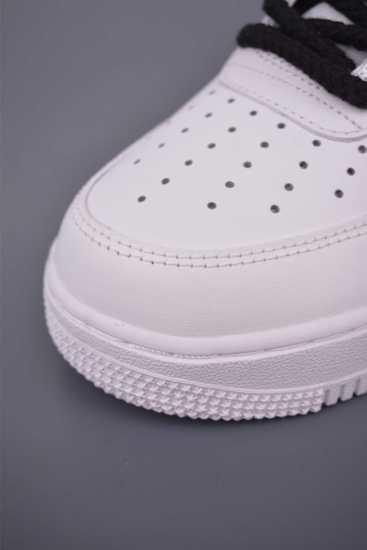 Nike Air Force 1 Low 'Smiley Face' Edition - Authentic Design & Comfort 6 i1757549094702 7063 0 5