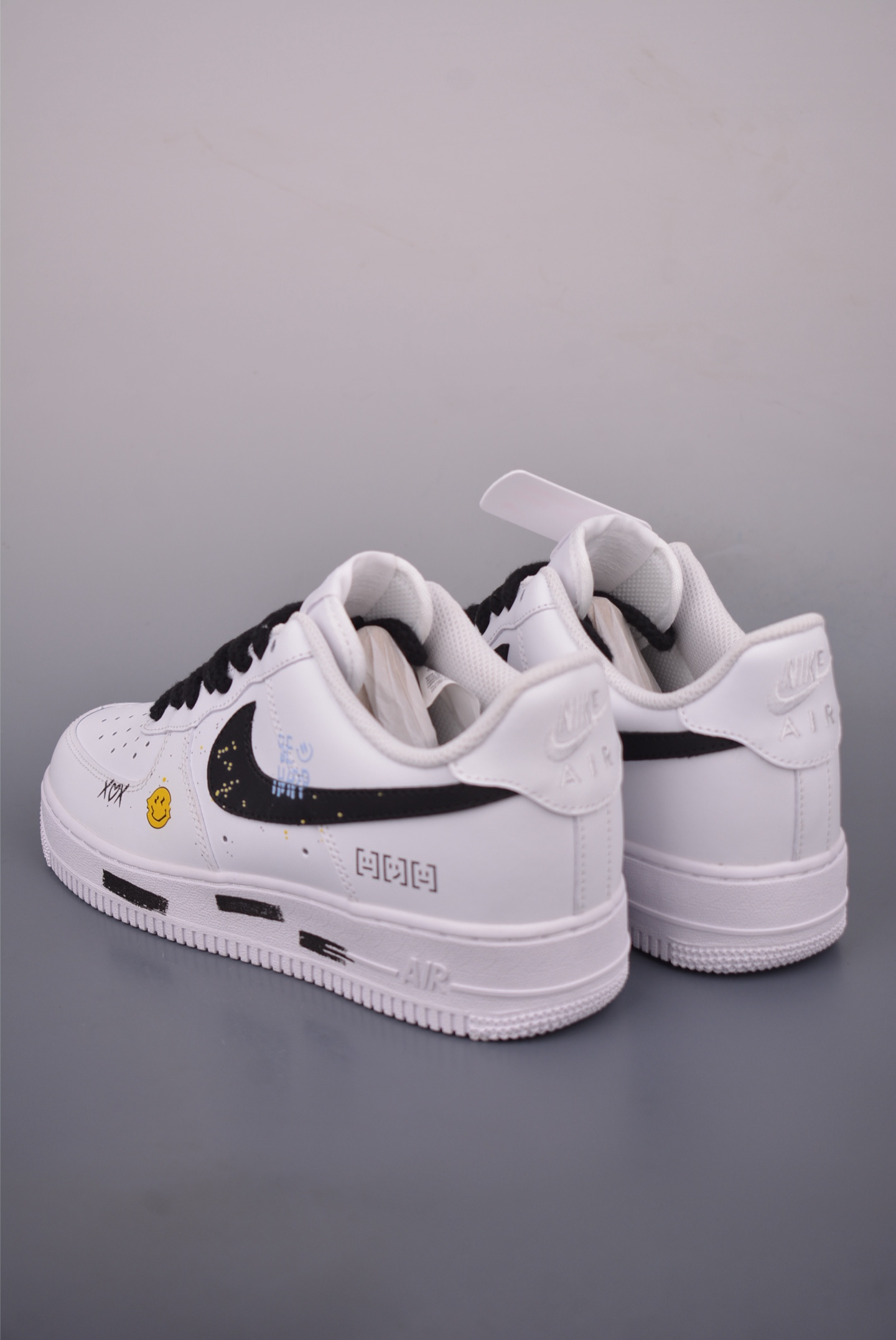 Nike Air Force 1 Low 'Smiley Face' Edition - Authentic Design & Comfort 2 i1757549094758 3413 0 1