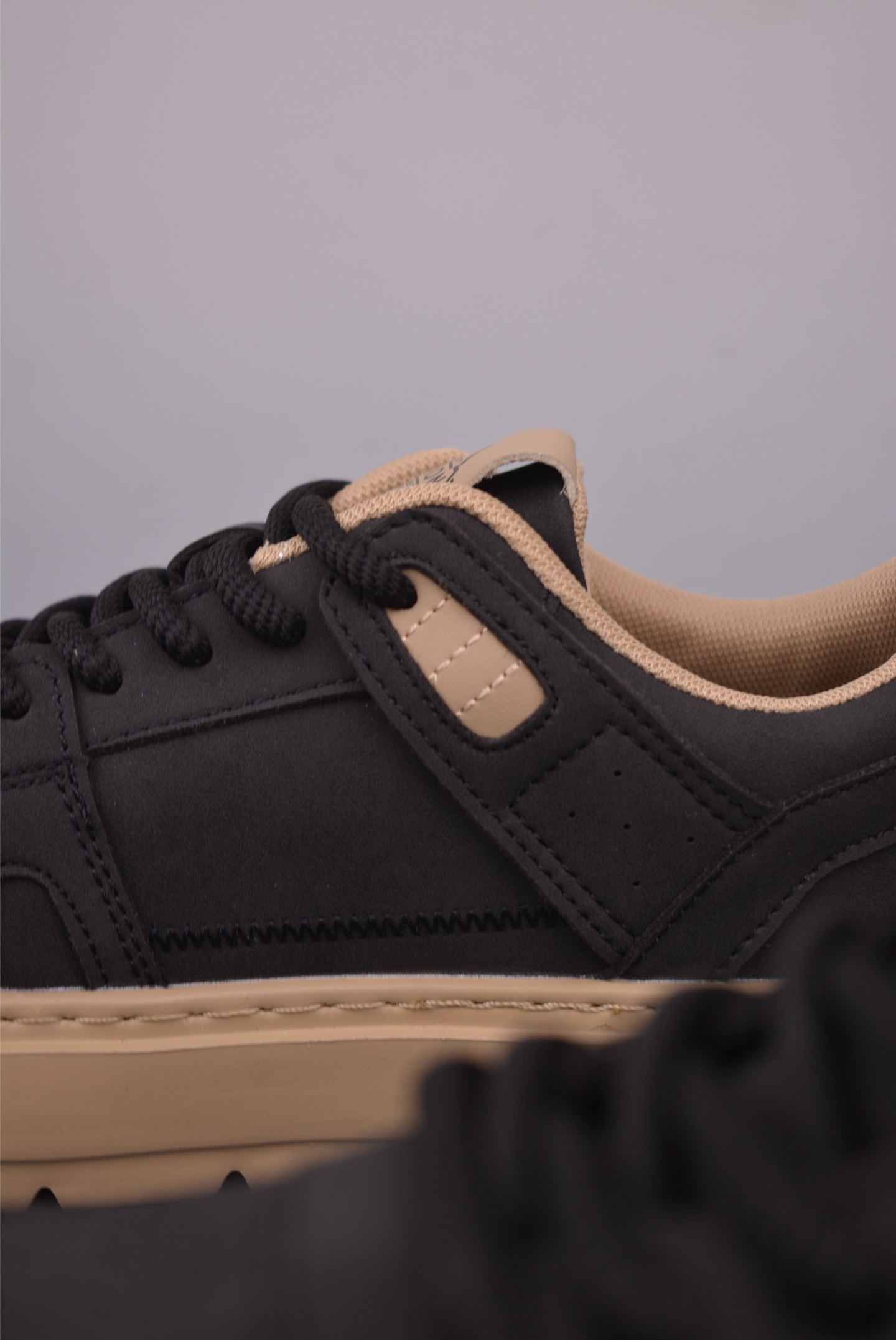 220 Timberland添柏岚/天伯伦 户外中帮休闲马丁靴系列 TB088009