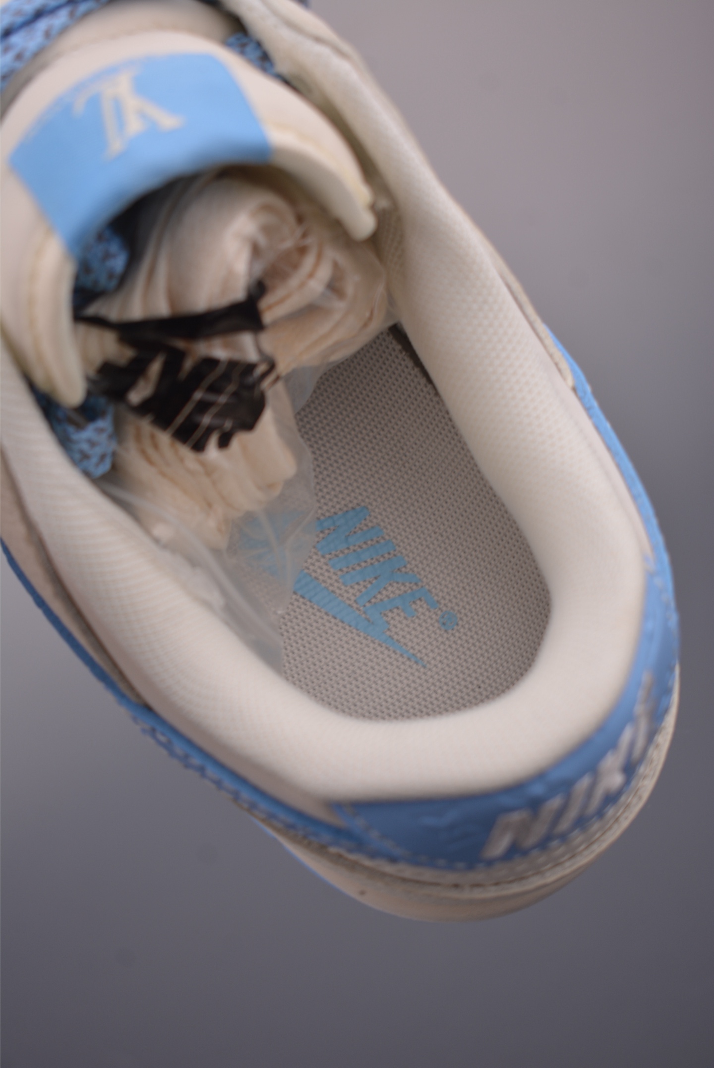 Nike SB Dunk Low Louis Vuitton Collab Premium Sneakers - Limited Edition 10 i1757633551037 6633 0 8