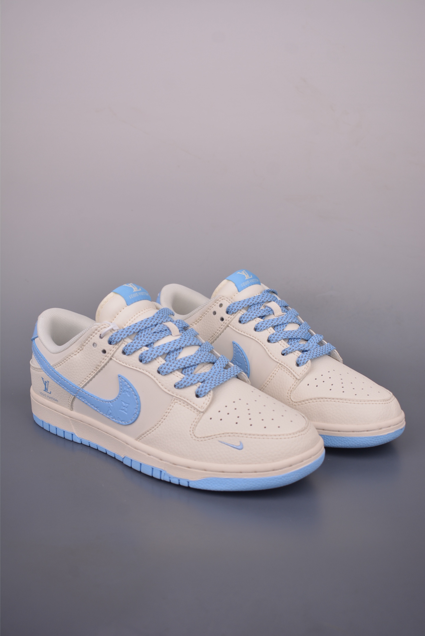 Nike SB Dunk Low Louis Vuitton Collab Premium Sneakers - Limited Edition 2 i1757633551040 2545 0 0
