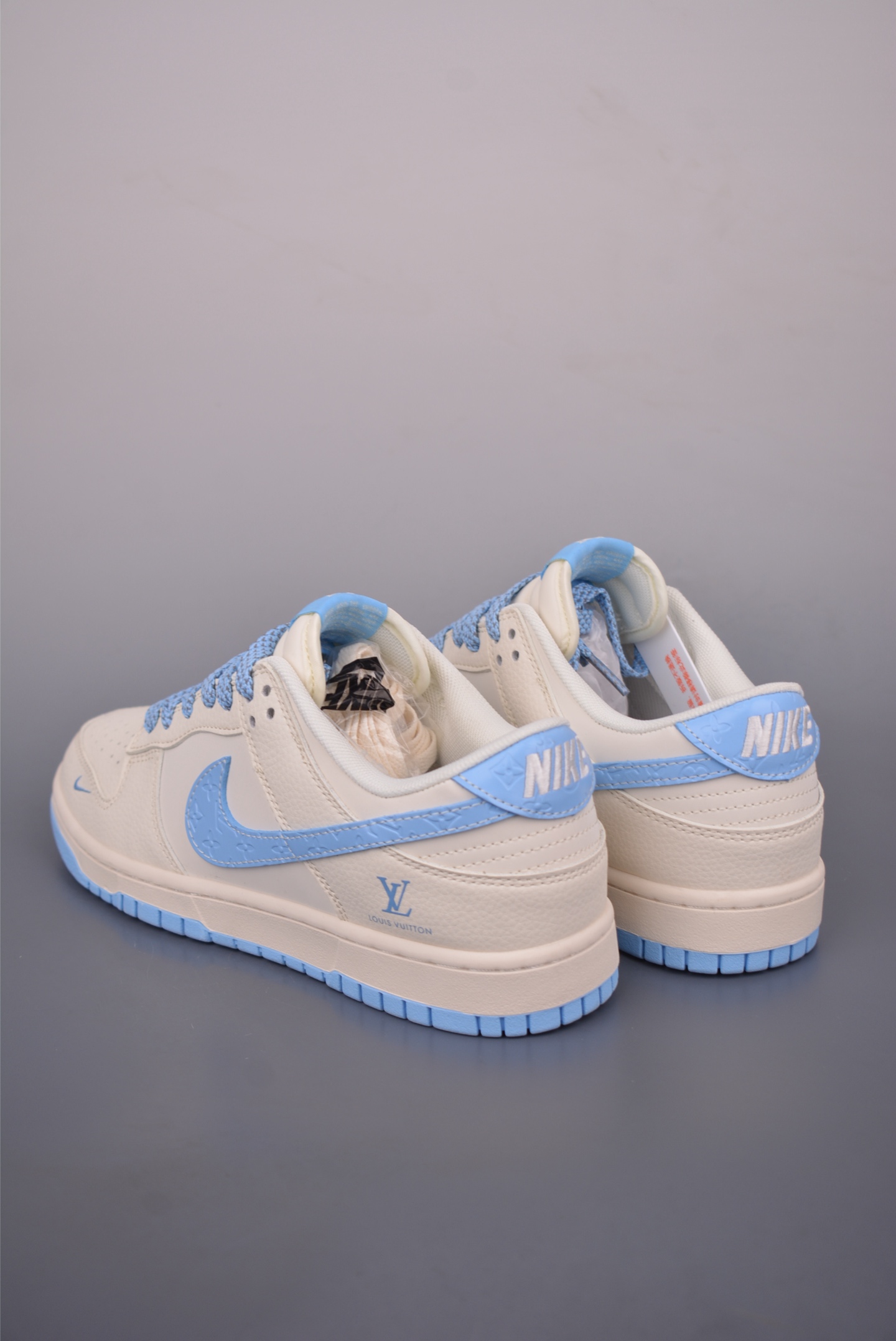 Nike SB Dunk Low Louis Vuitton Collab Premium Sneakers - Limited Edition 3 i1757633552786 466 0 1