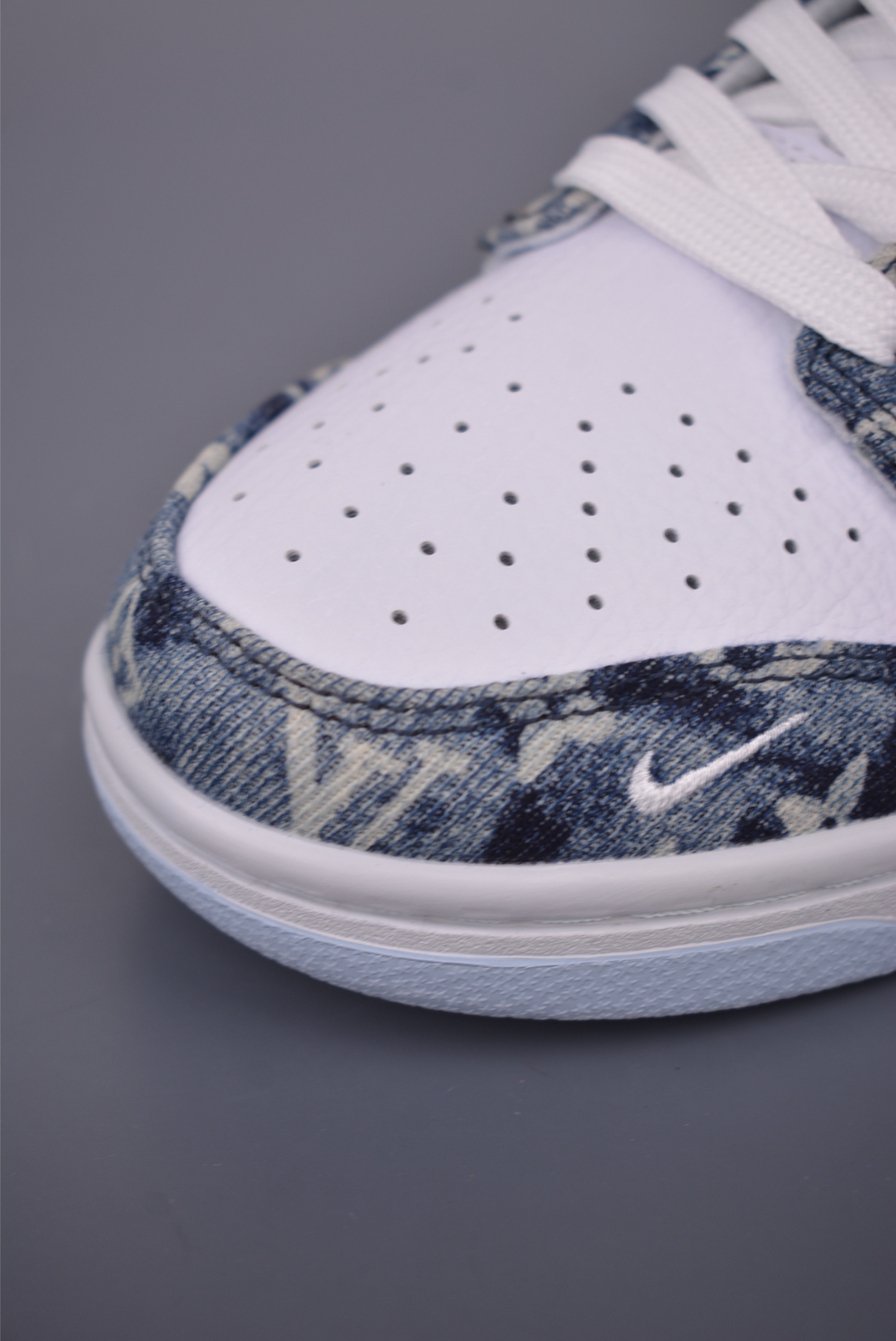 Nike SB Dunk Low Louis Vuitton Custom Sneakers Premium Quality 6 i1757633594060 9524 0 5