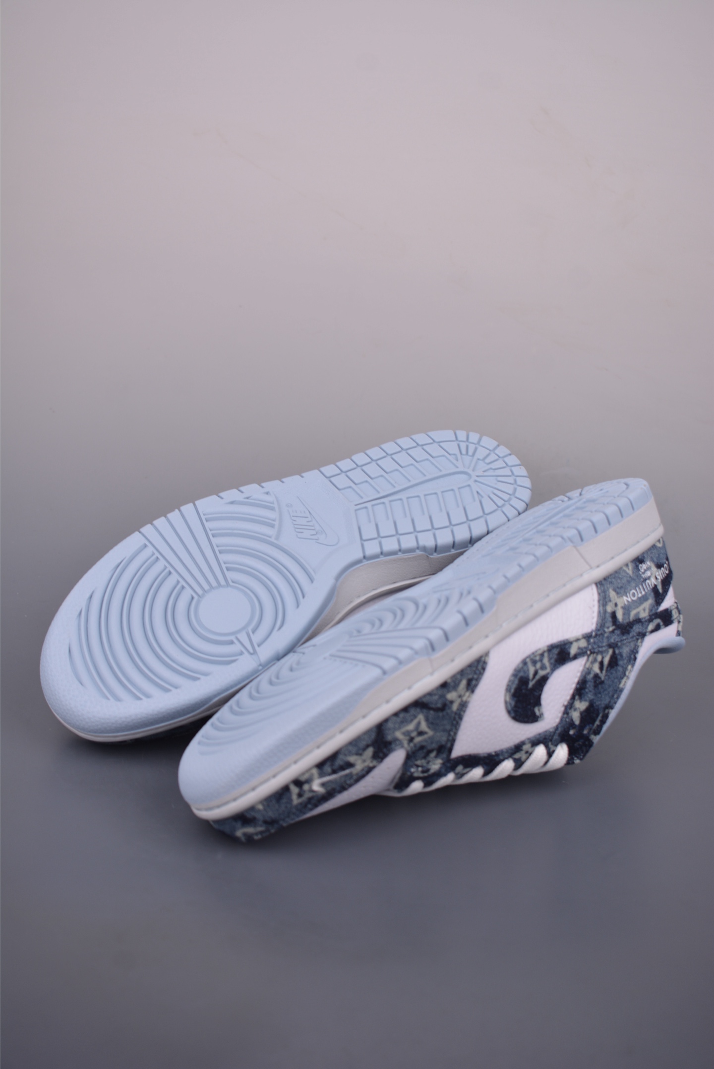 Nike SB Dunk Low Louis Vuitton Custom Sneakers Premium Quality 3 i1757633595786 9804 0 2