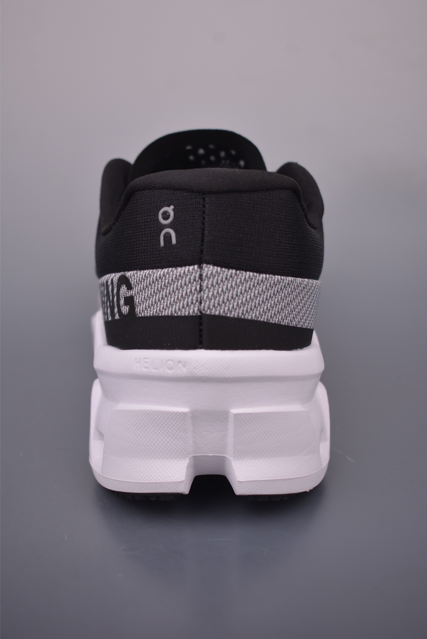 On Running Cloudsurfer Max Black Outdoor Street Style Running Shoes 5 i1757633732602 5788 0 3