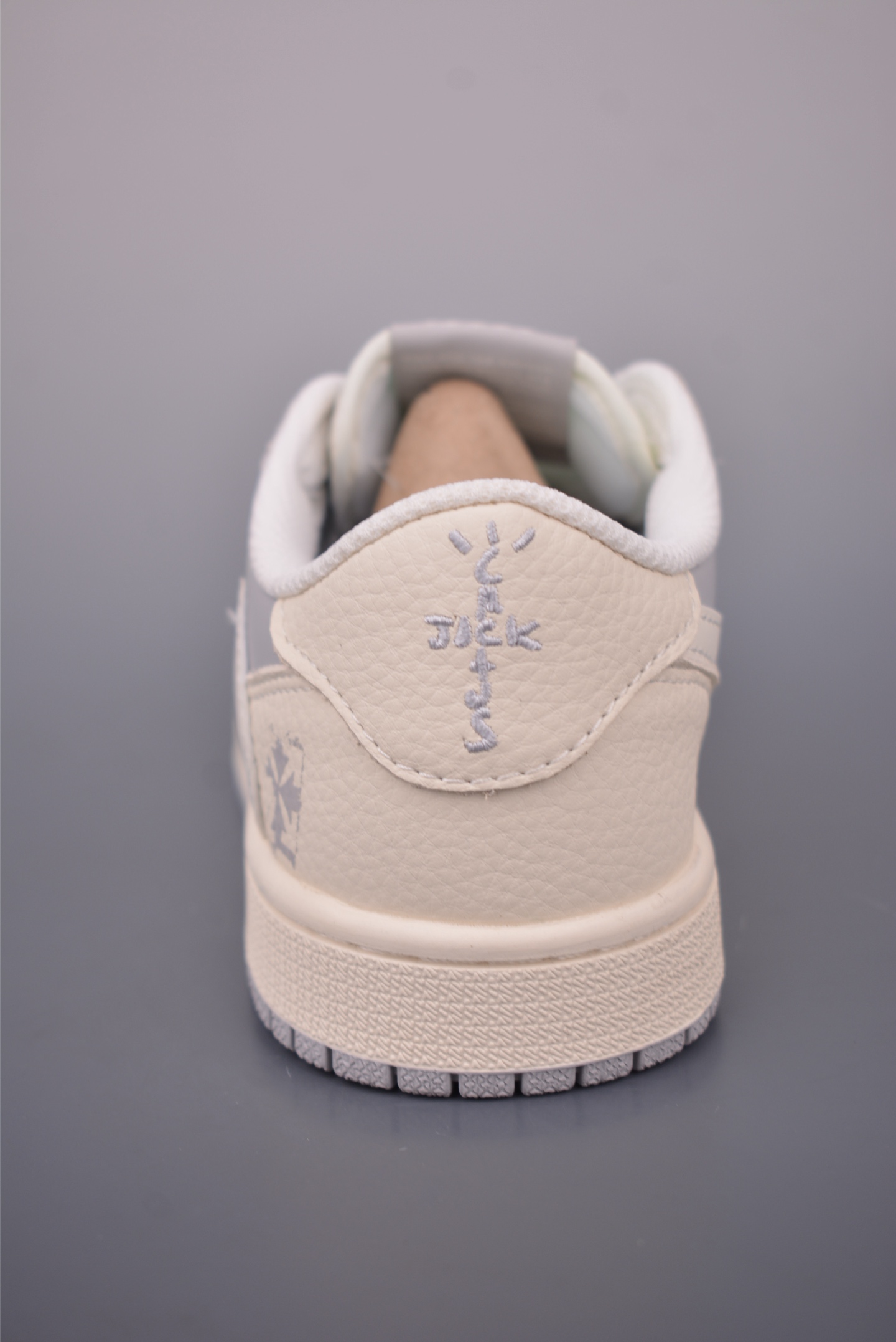 Fragment Design x Travis Scott Air Jordan 1 Low - Fashion Sneakers 5 i1757633903719 9088 0 3