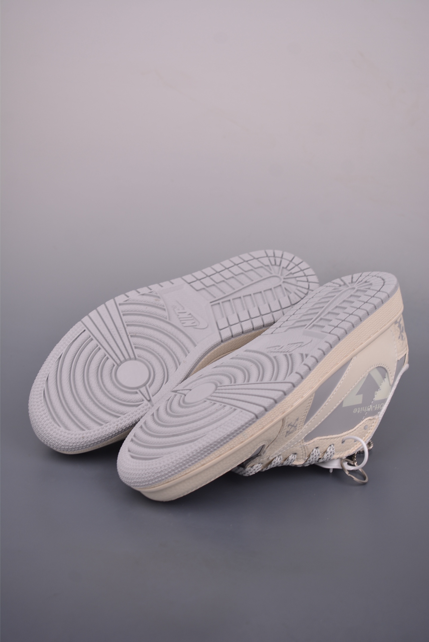 Fragment Design x Travis Scott Air Jordan 1 Low - Fashion Sneakers 4 i1757633905455 8033 0 2