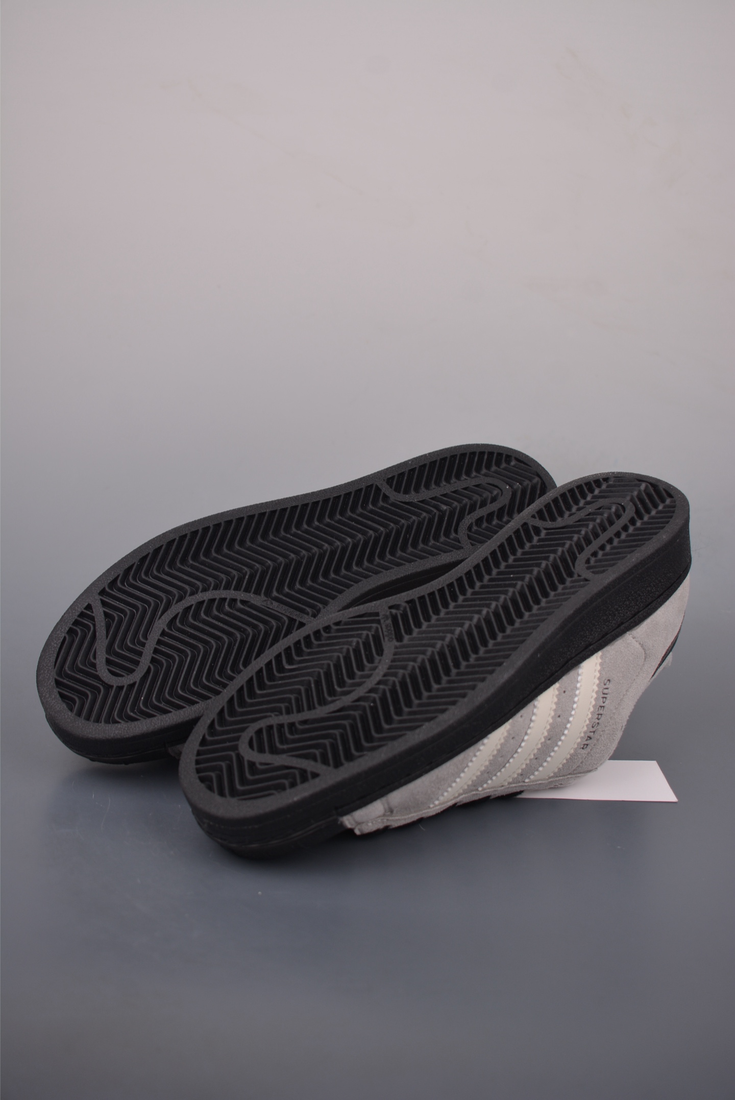Adidas Originals Superstar 2025: Classic Style, Premium Leather, and Iconic Design 4 i1757719505776 1868 0 2