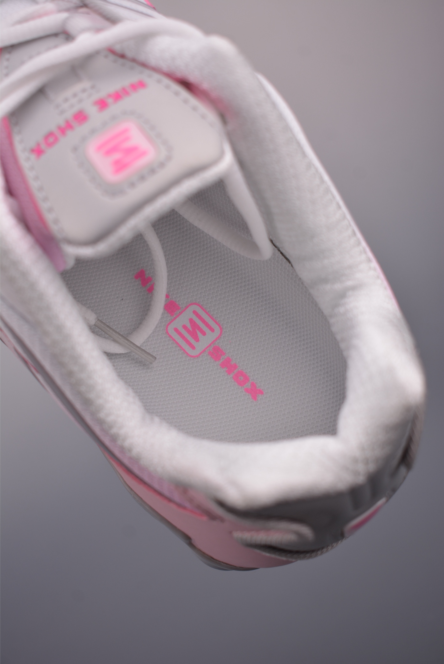 Nike Shox Ride 2 SP x Supreme Running Shoes Full Palm Cushion - White/Pink 10 i1757720302714 2212 0 8