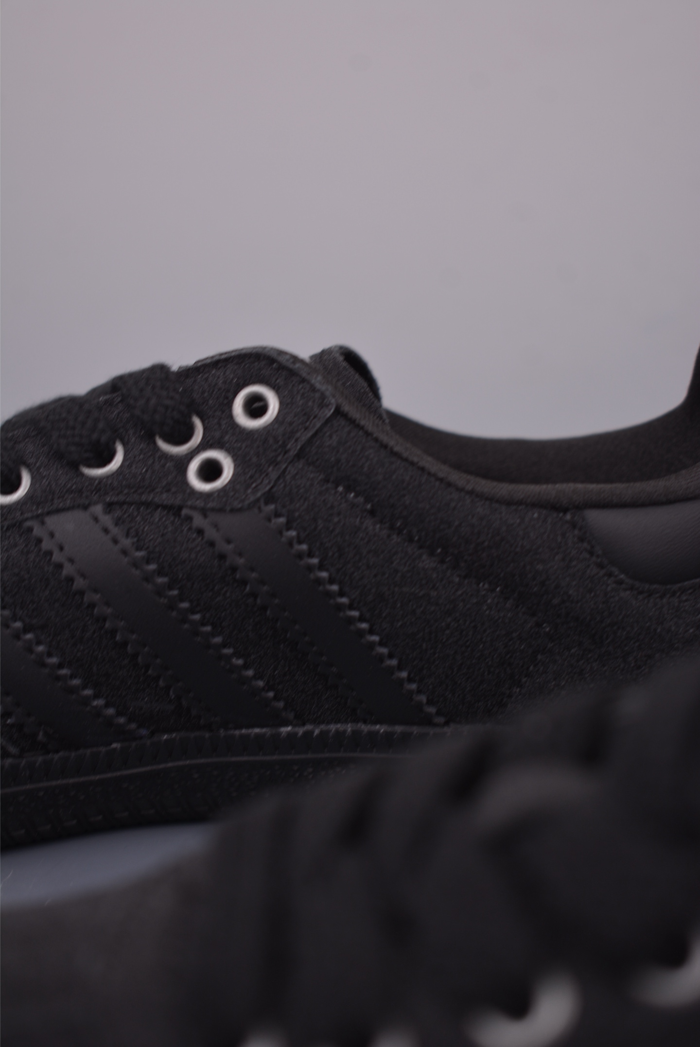 Adidas Samba OG: Retro Soccer Shoe, Black Leather, Iconic 3-Stripes, All Size 8 i1757720340403 1565 0 7
