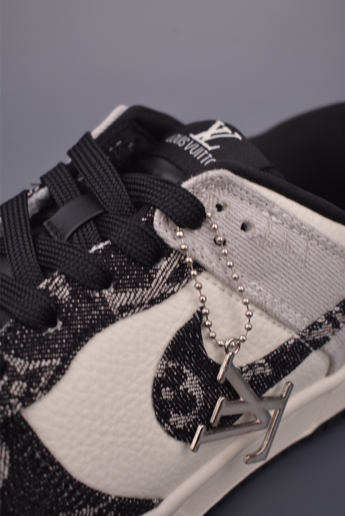 Nike SB Dunk Low Louis Vuitton Collab Premium Leather Sneakers 8 i1757720476623 449 0 6