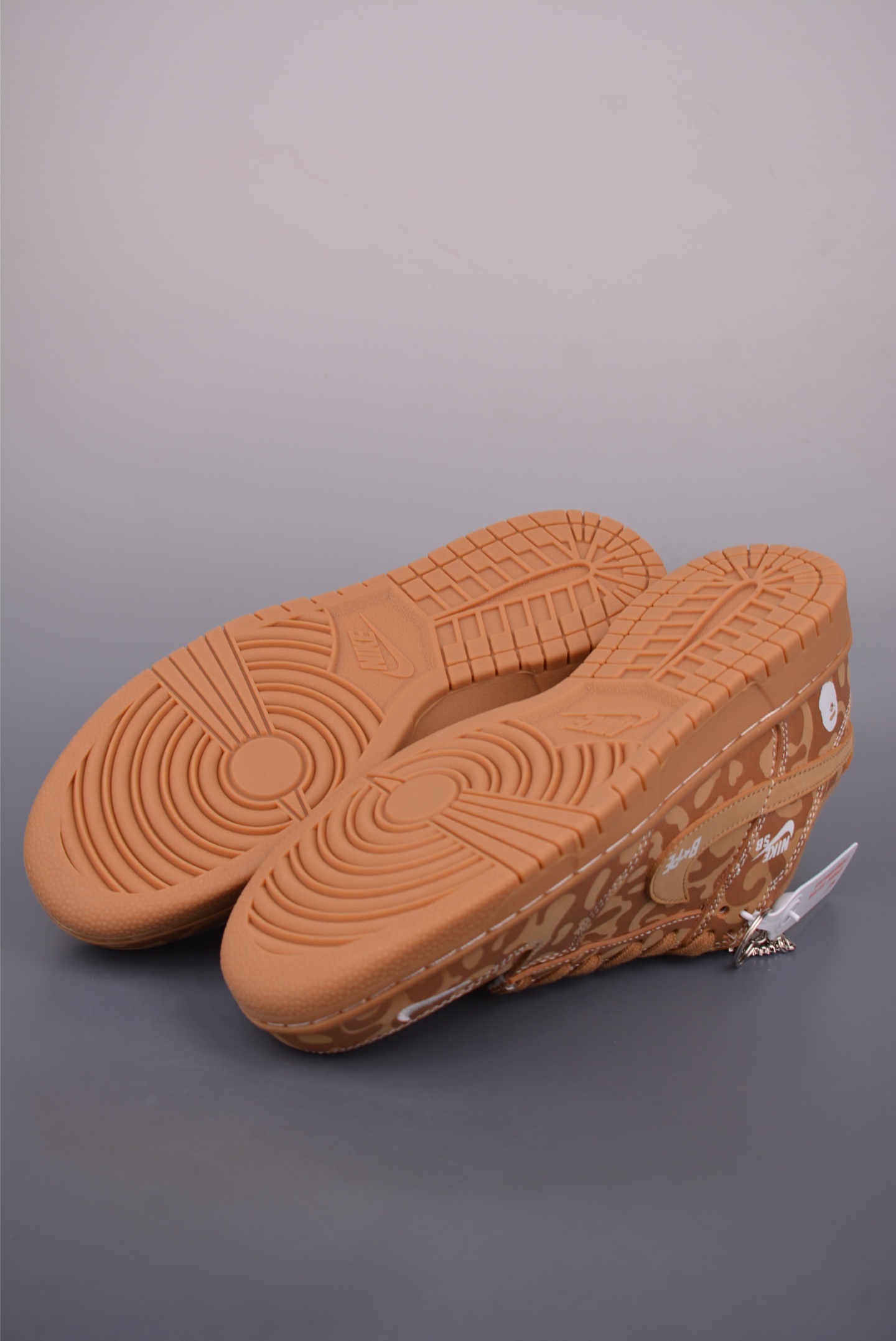 280 Nike SB Dunk Low 猿人头联名 LW1818-121