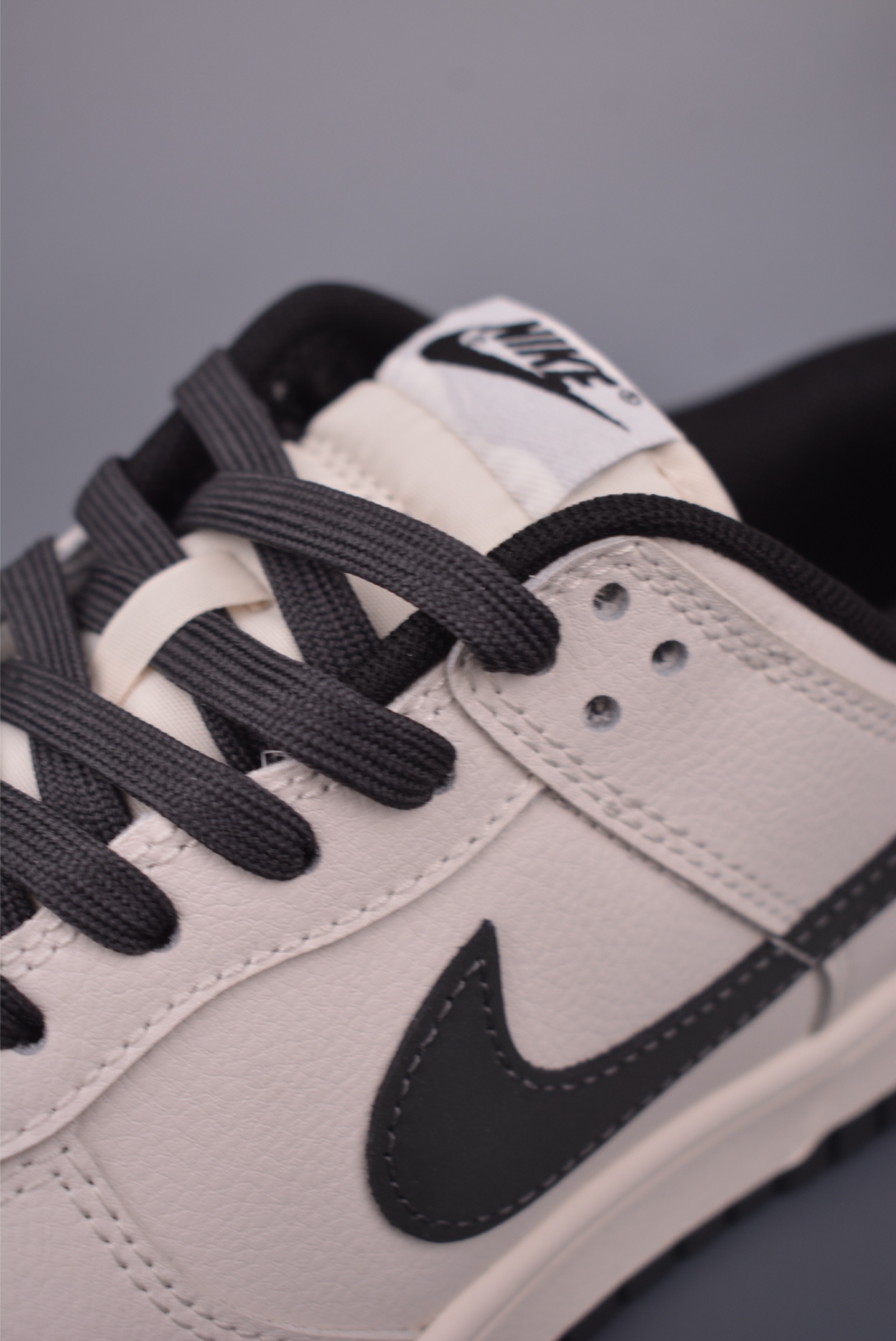 Nike SB Dunk Low Victory Cream/Black Premium Leather Sneakers WB0508-0412722 8 i1757720564405 3089 0 6