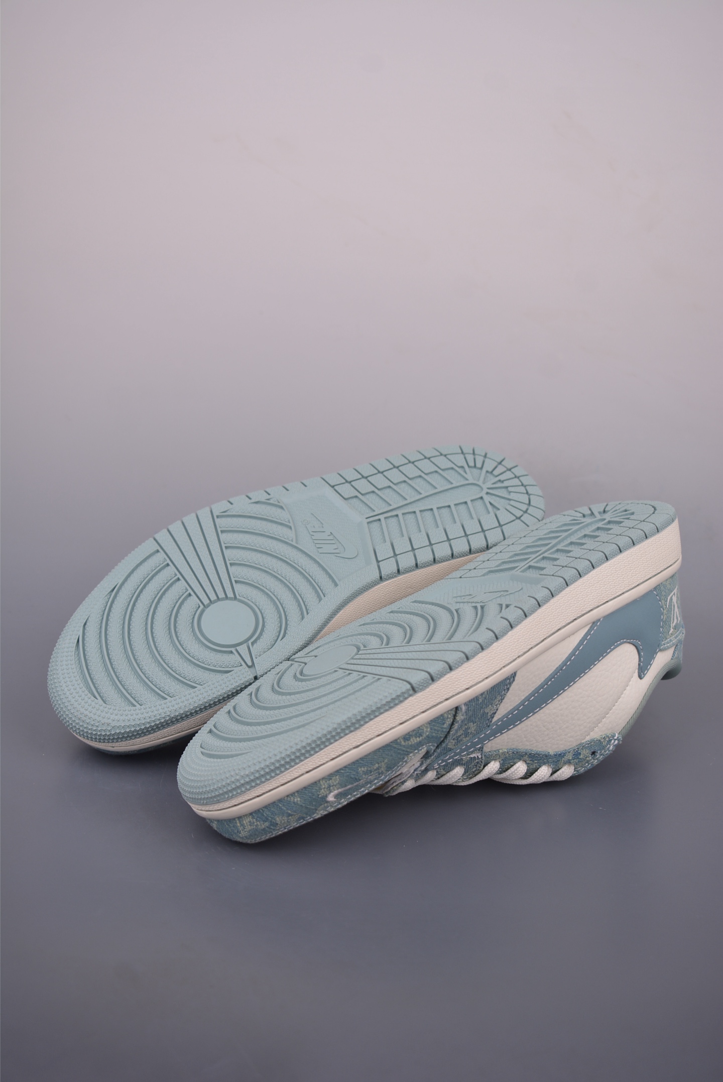 Fragment Design x Travis Scott x Louis Vuitton Air Jordan 1 Low Sneakers 3 i1757720644874 2147 0 2