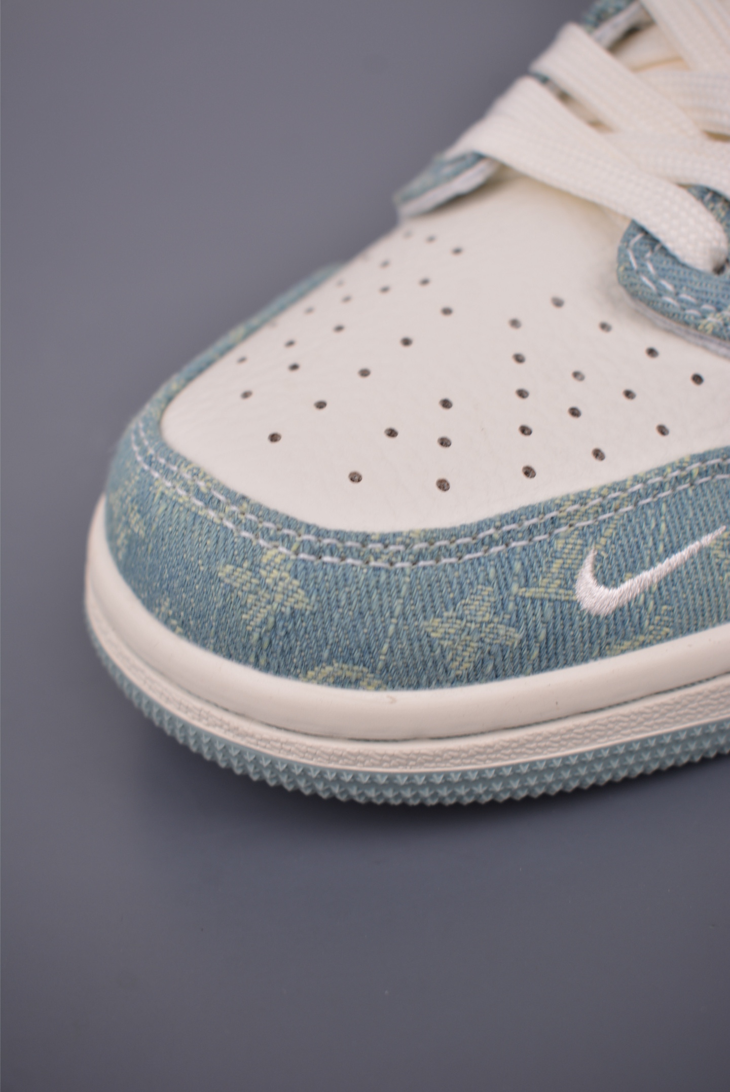Fragment Design x Travis Scott x Louis Vuitton Air Jordan 1 Low Sneakers 6 i1757720644895 9682 0 5