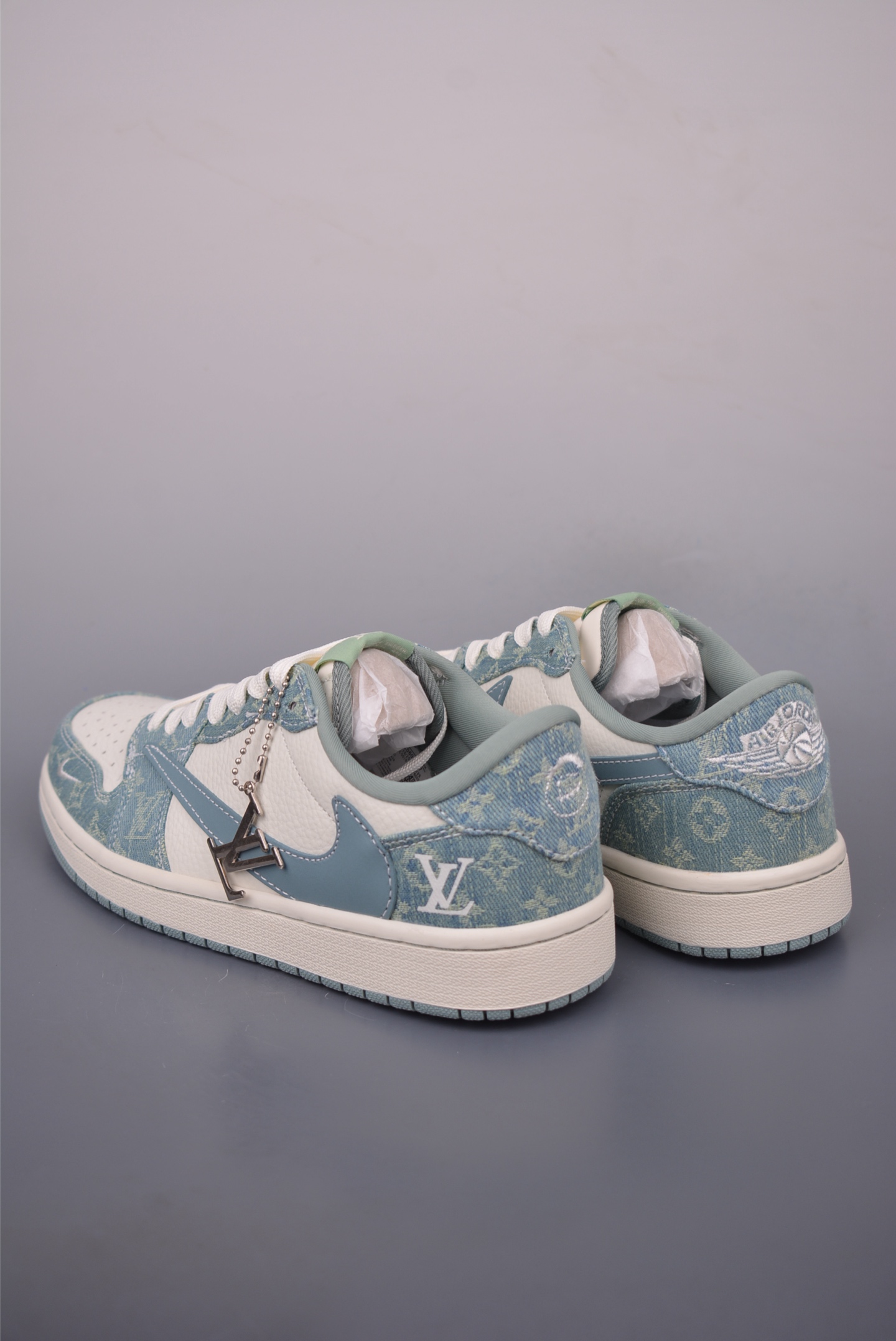 Fragment Design x Travis Scott x Louis Vuitton Air Jordan 1 Low Sneakers 2 i1757720646800 5211 0 1