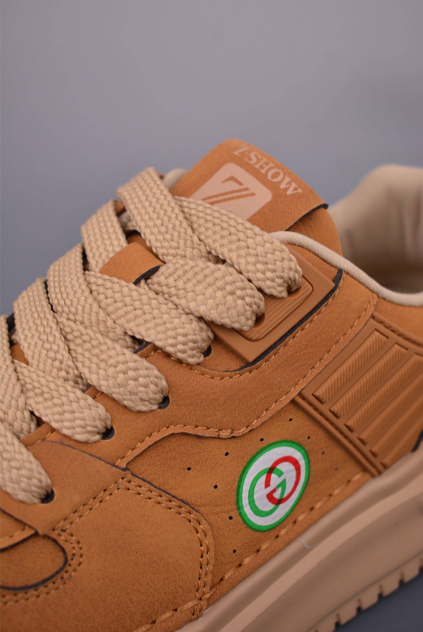 Gucci Men's Leather Sneakers with Geometric Pattern - Stylish and Comfortable 7 i1757720841734 4822 0 6