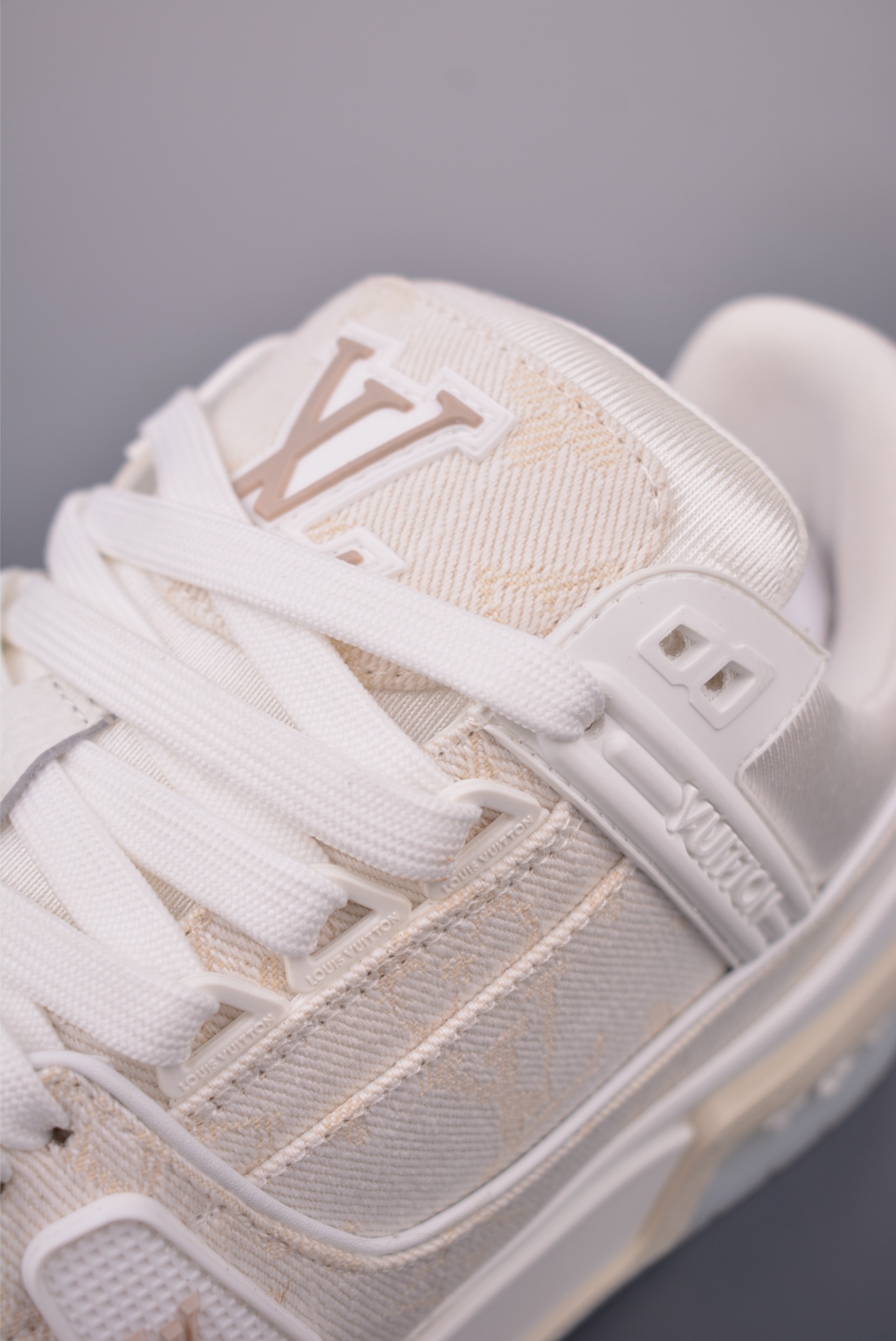 Louis Vuitton Trainer Sneaker Limited Edition White Leather, Size 35-46 8 i1757721041653 216 0 6