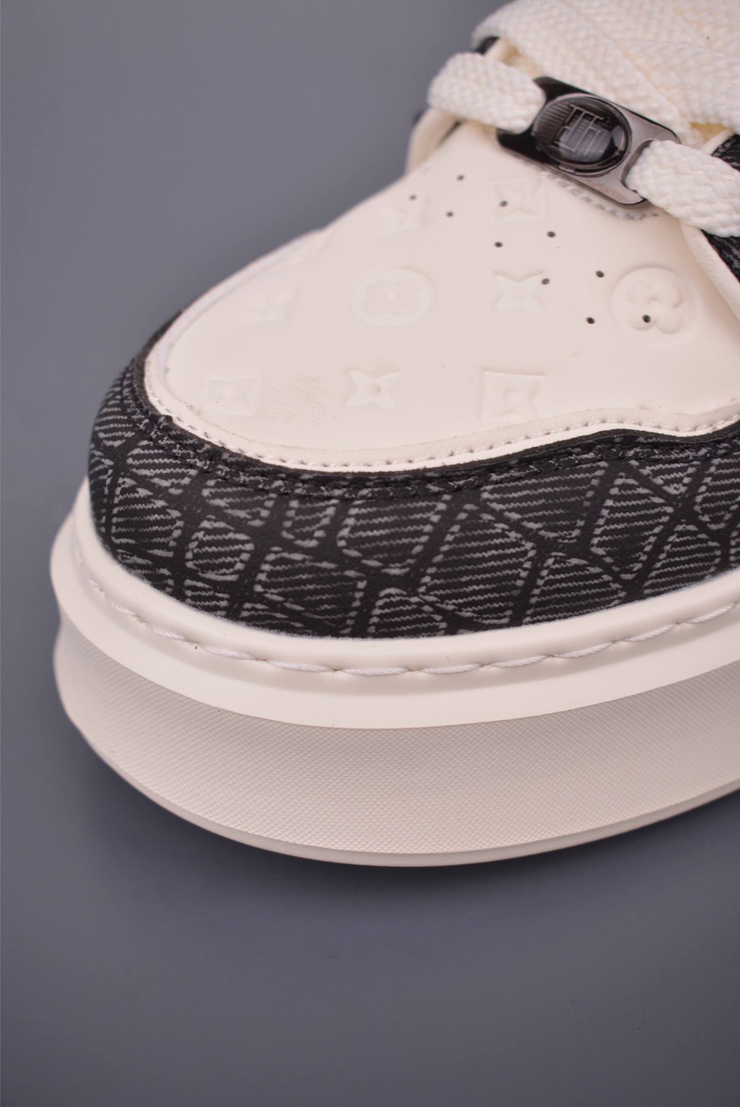 Dior CD1 Low-Top Sneakers - Lightweight, Breathable, and Stylish 7 i1757721292861 1451 0 5