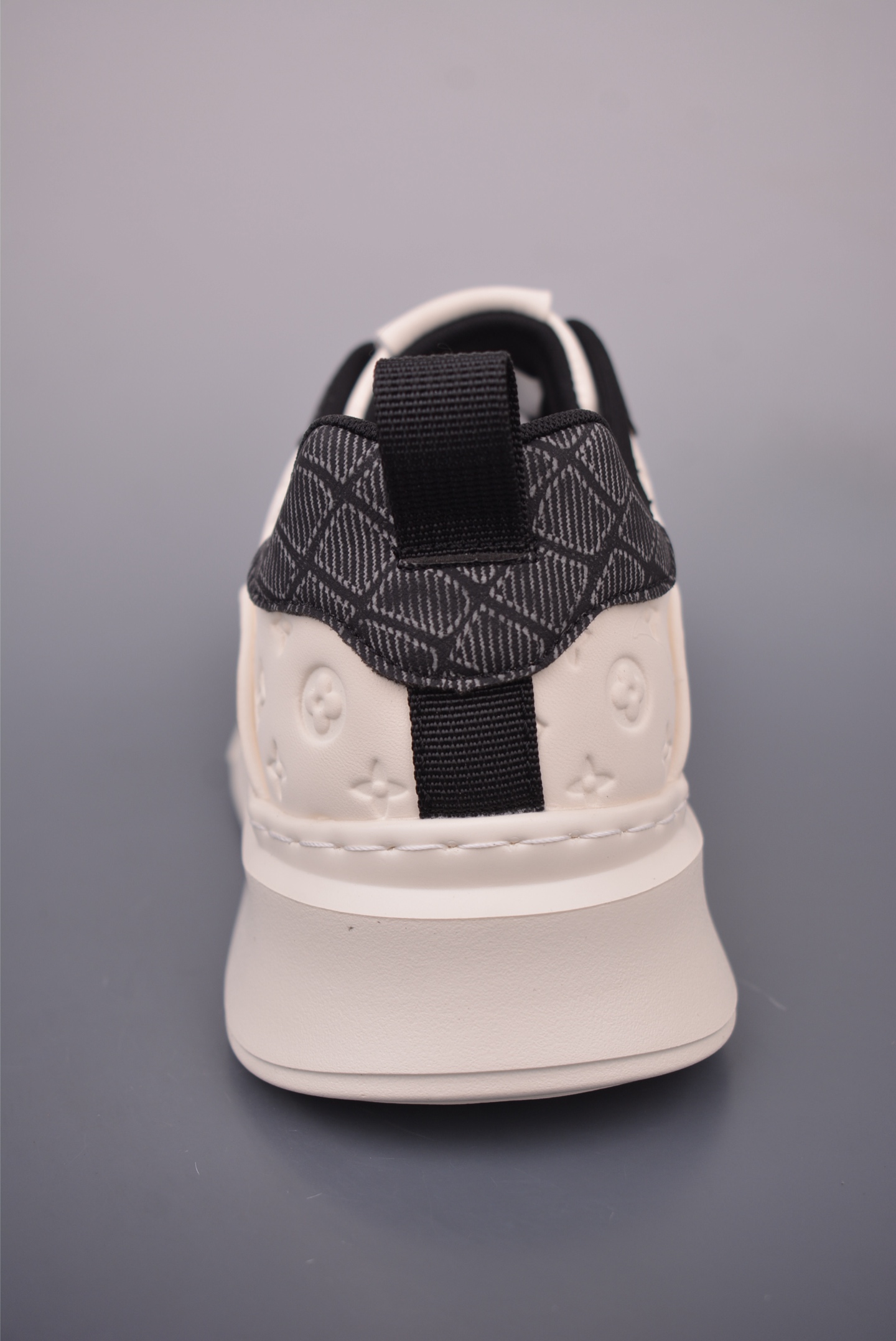 Dior CD1 Low-Top Sneakers - Lightweight, Breathable, and Stylish 5 i1757721294566 820 0 3