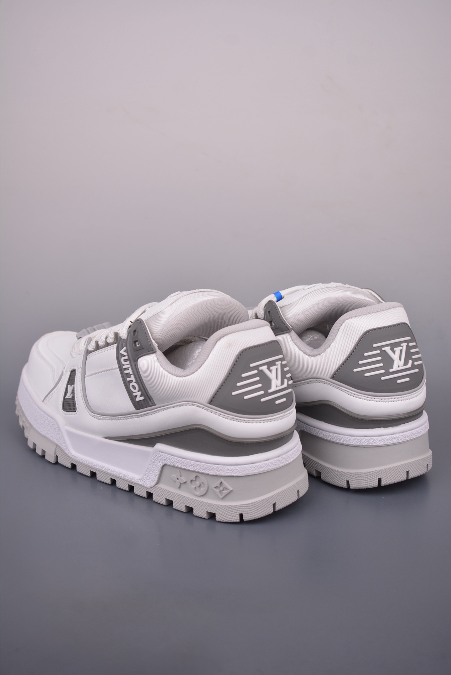 Louis Vuitton Trainer Sneakers in White Leather, Stylish and Comfortable 3 i1757721347522 867 0 1