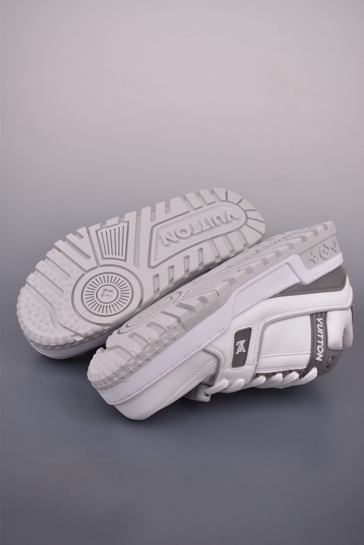 Louis Vuitton Trainer Sneakers in White Leather, Stylish and Comfortable 4 i1757721347526 1261 0 2