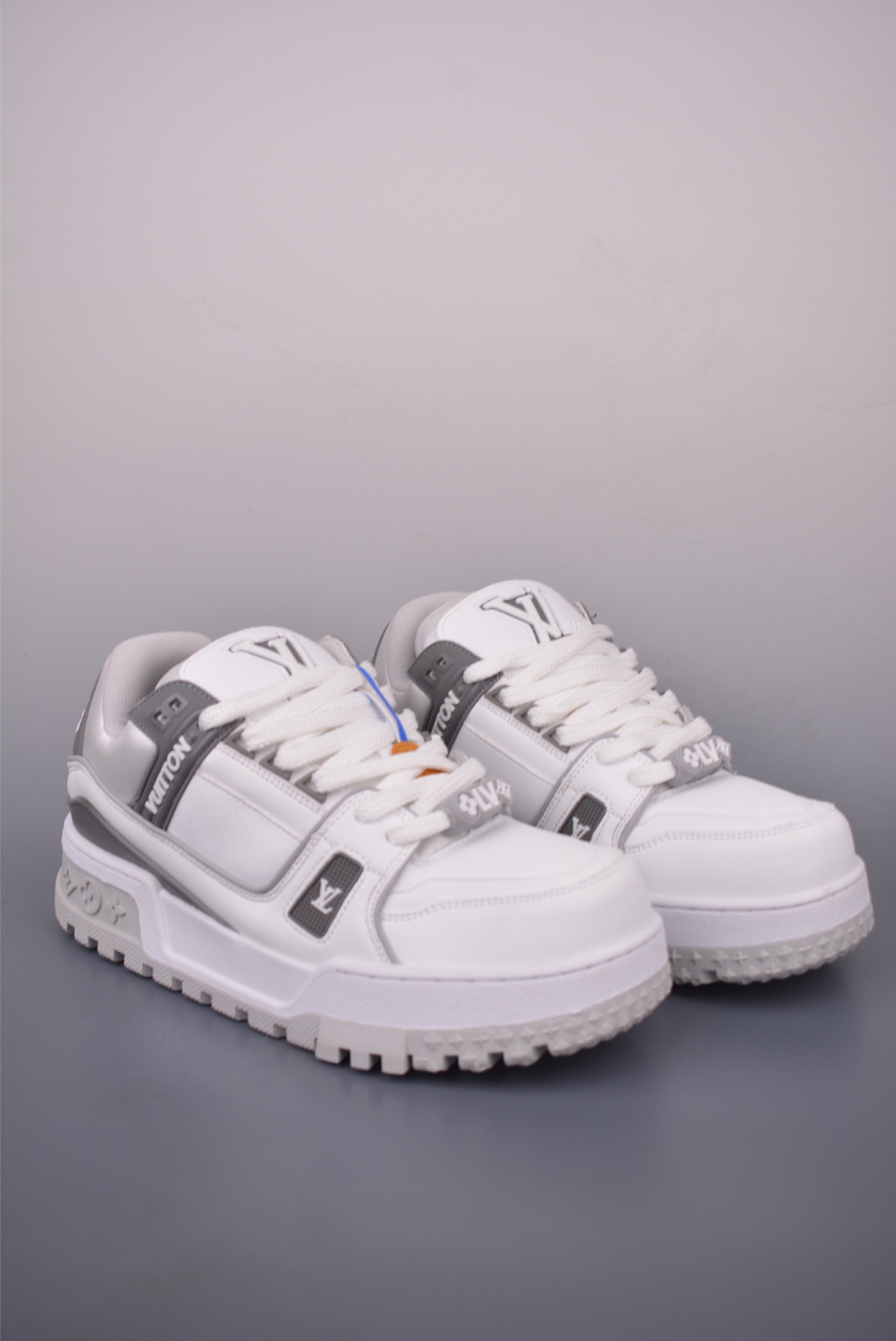 Louis Vuitton Trainer Sneakers in White Leather, Stylish and Comfortable 2 i1757721349239 3255 0 0