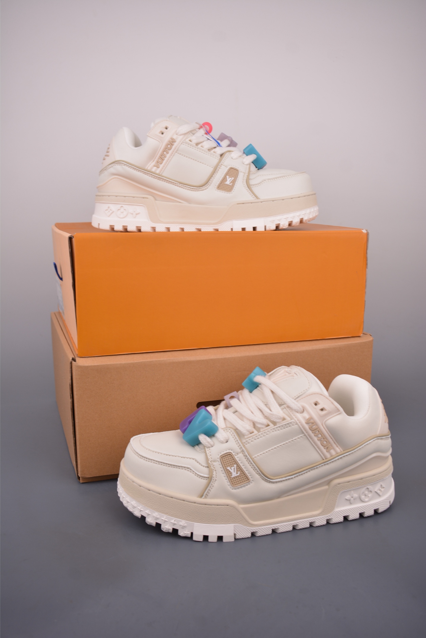 Louis Vuitton Trainer Sneakers White/Blue Leather, Women's Size 36-46 2 i1757721372496 5430 0 1