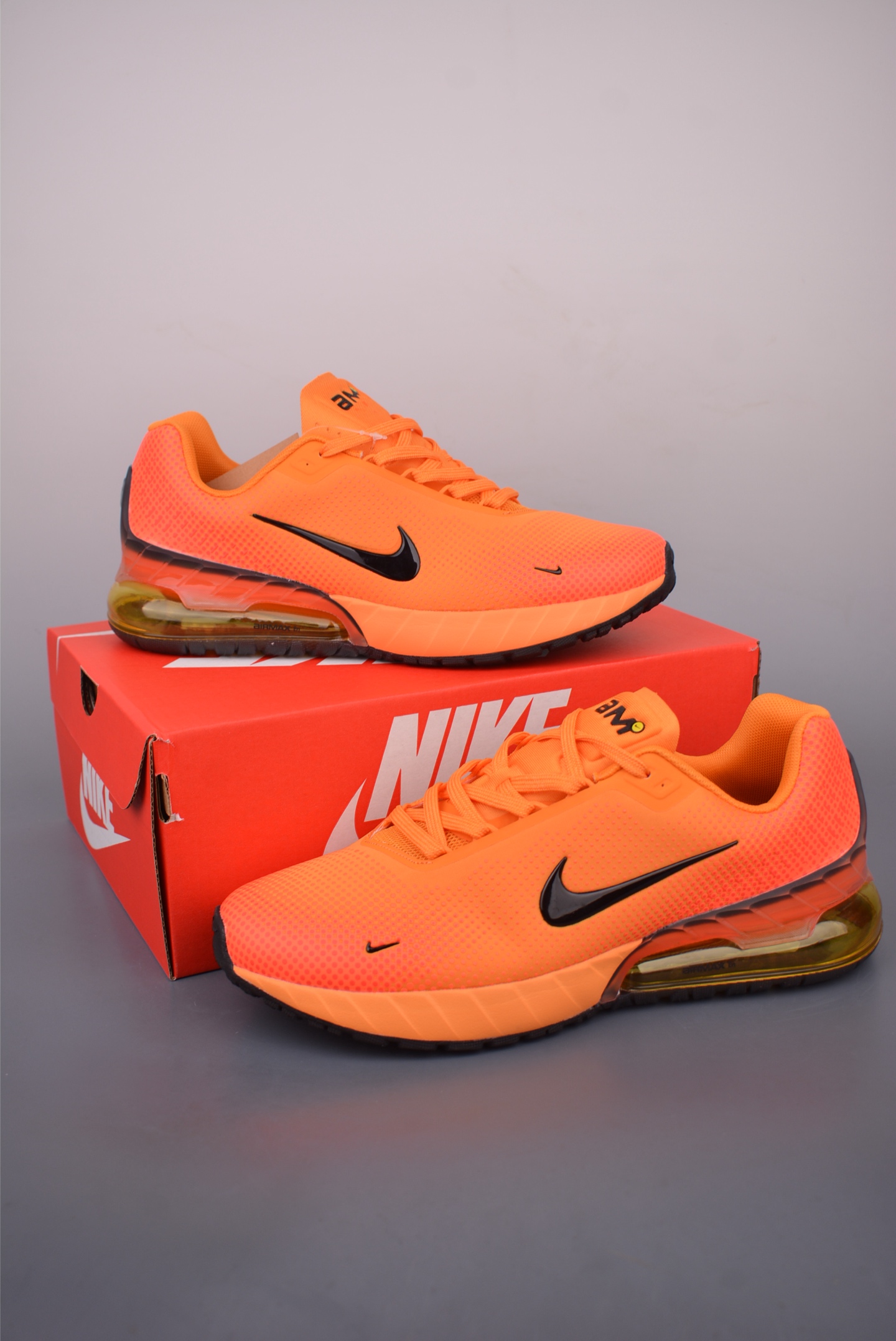 Nike Air Max Phoenix Running Shoes - Comfortable, Durable, and Stylish