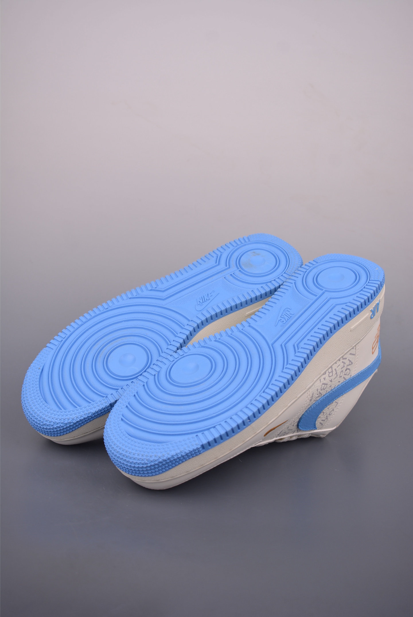 260 Nike Air Force 1 Low 巴黎世家联名 YF9511-803