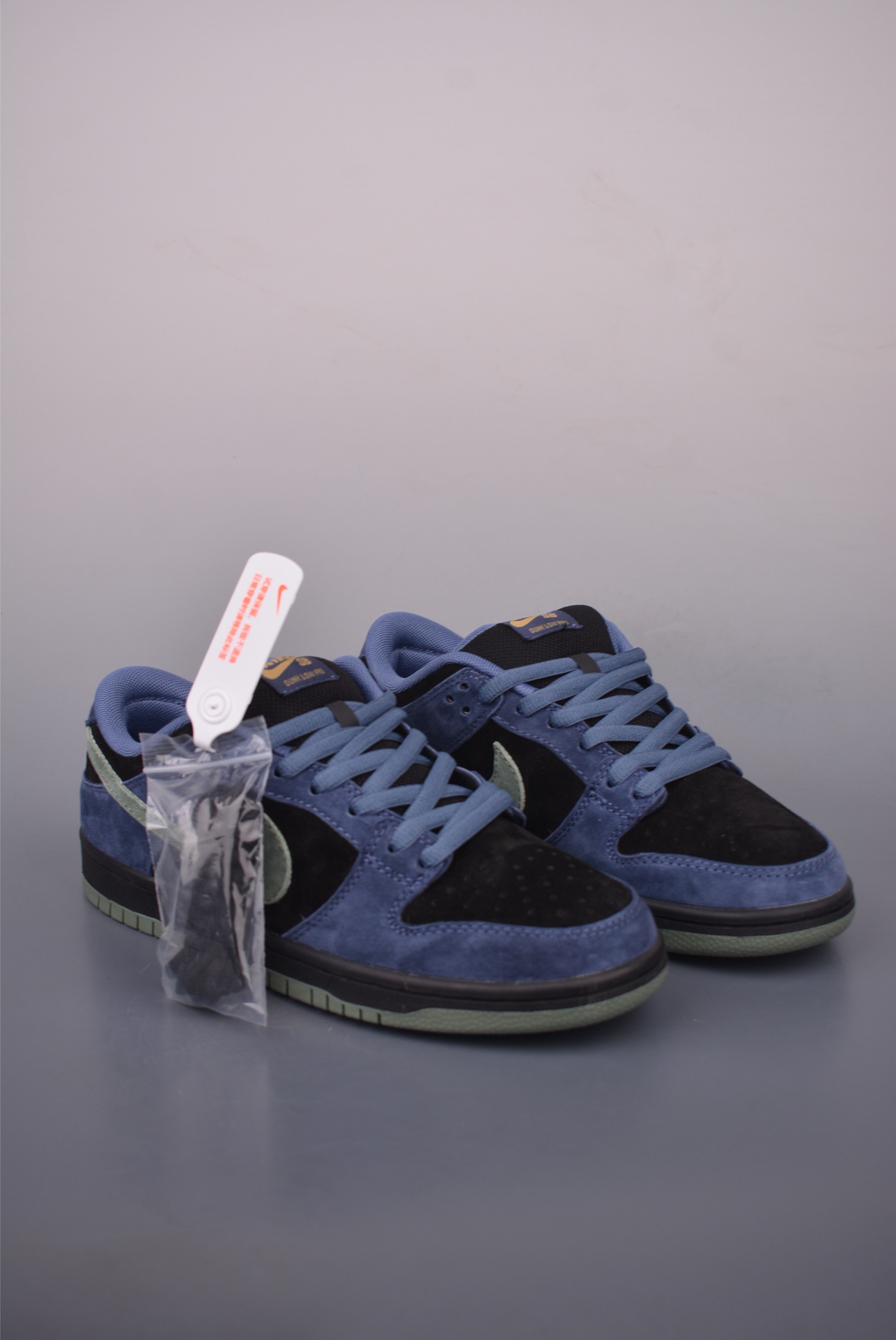 Nike SB Dunk Low Blue Raspberry Unveiled - Style & Comfort Combined 2 i1757789267664 4118 0 0