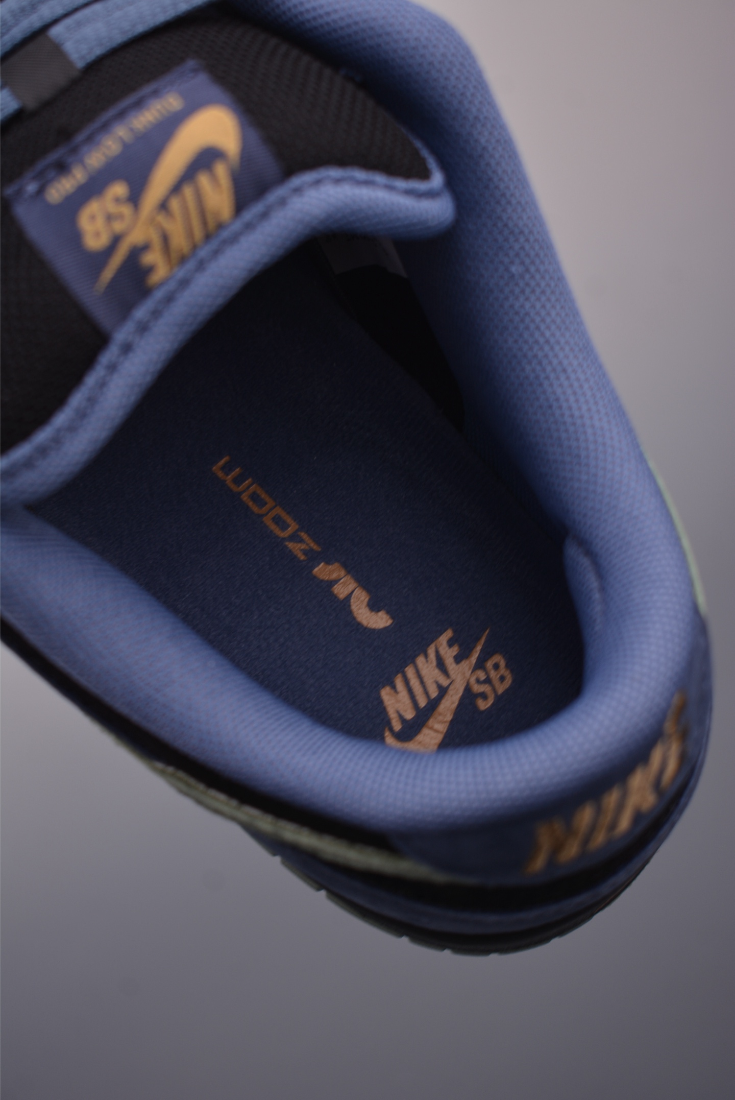 Nike SB Dunk Low Blue Raspberry Unveiled - Style & Comfort Combined 10 i1757789269662 985 0 8
